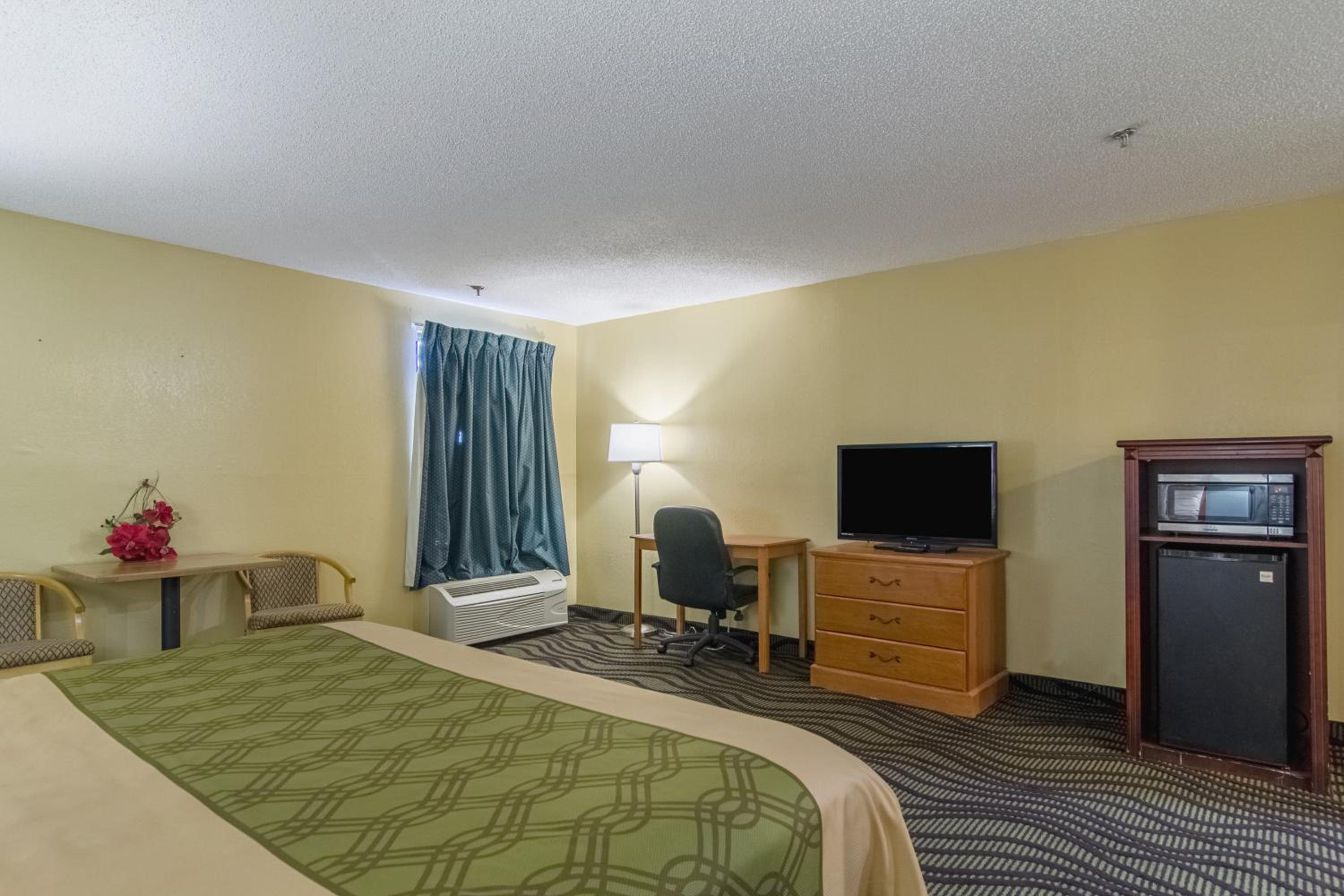 King Room - Disability Access/Non-Smoking - Photo 6