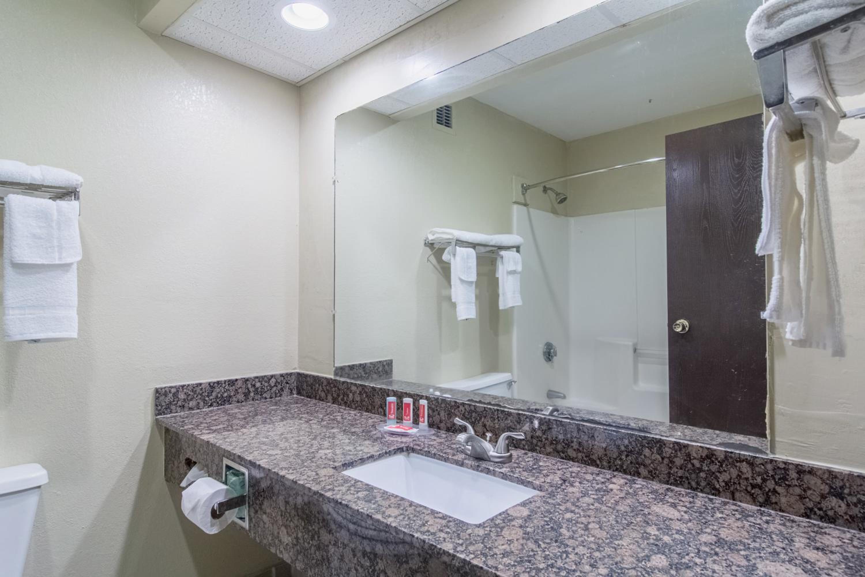 King Room - Disability Access/Non-Smoking - Photo 5