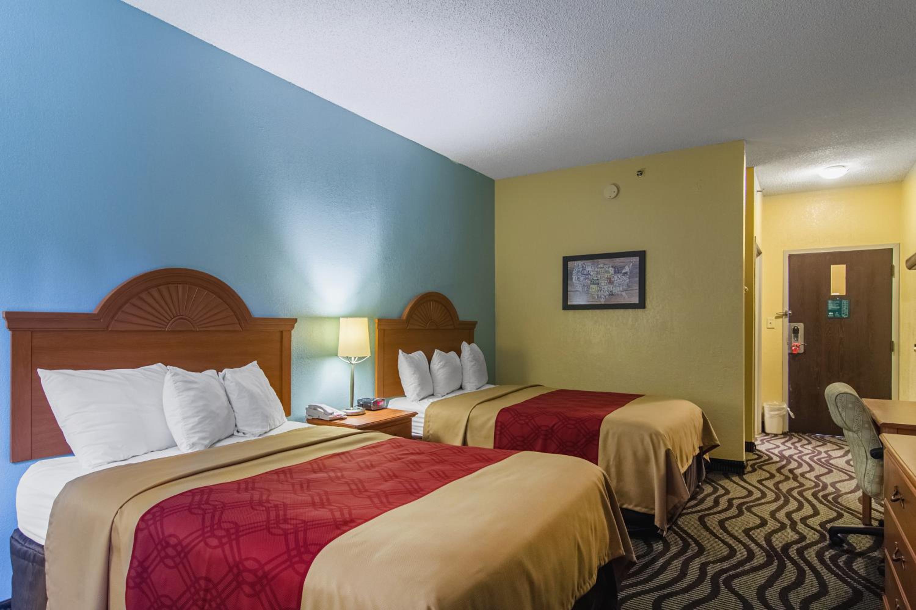 Double Room with Two Double Beds - Non-Smoking - Photo 1