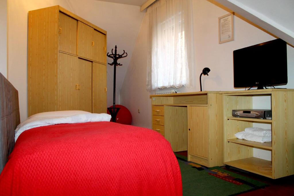 Single Room With Private Bathroom