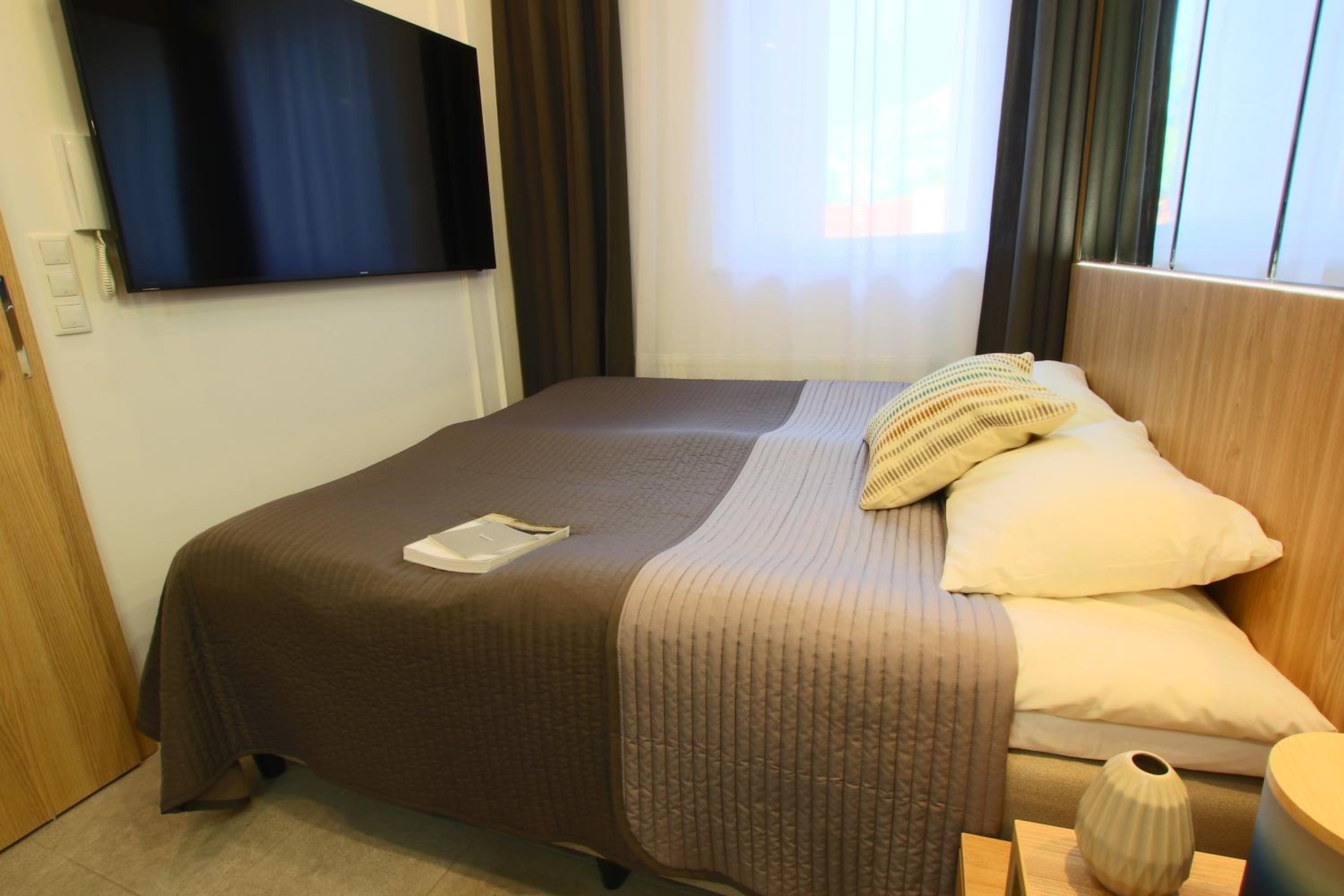 Deluxe Double Room - Photo 1