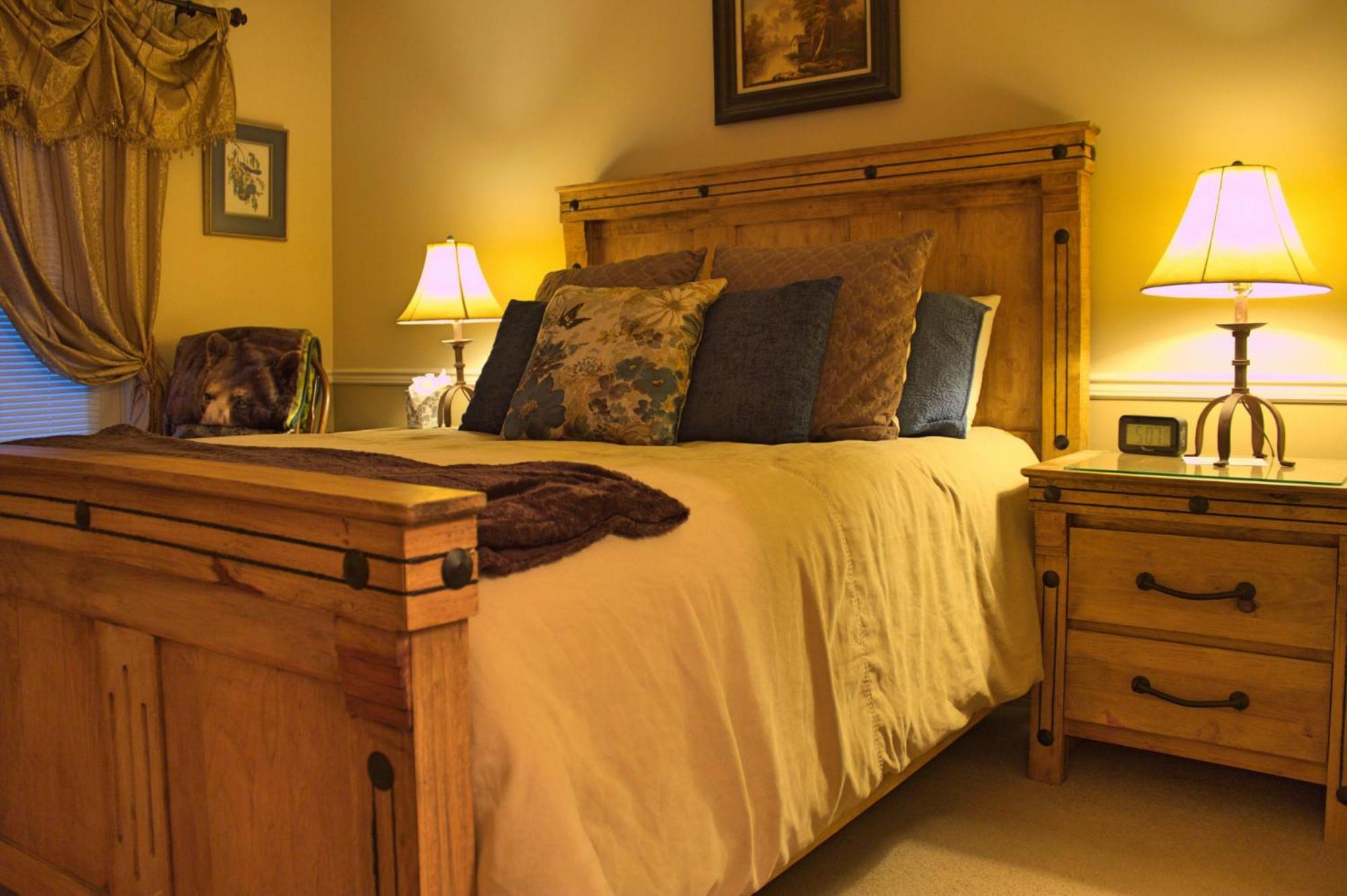Standard Queen Room
