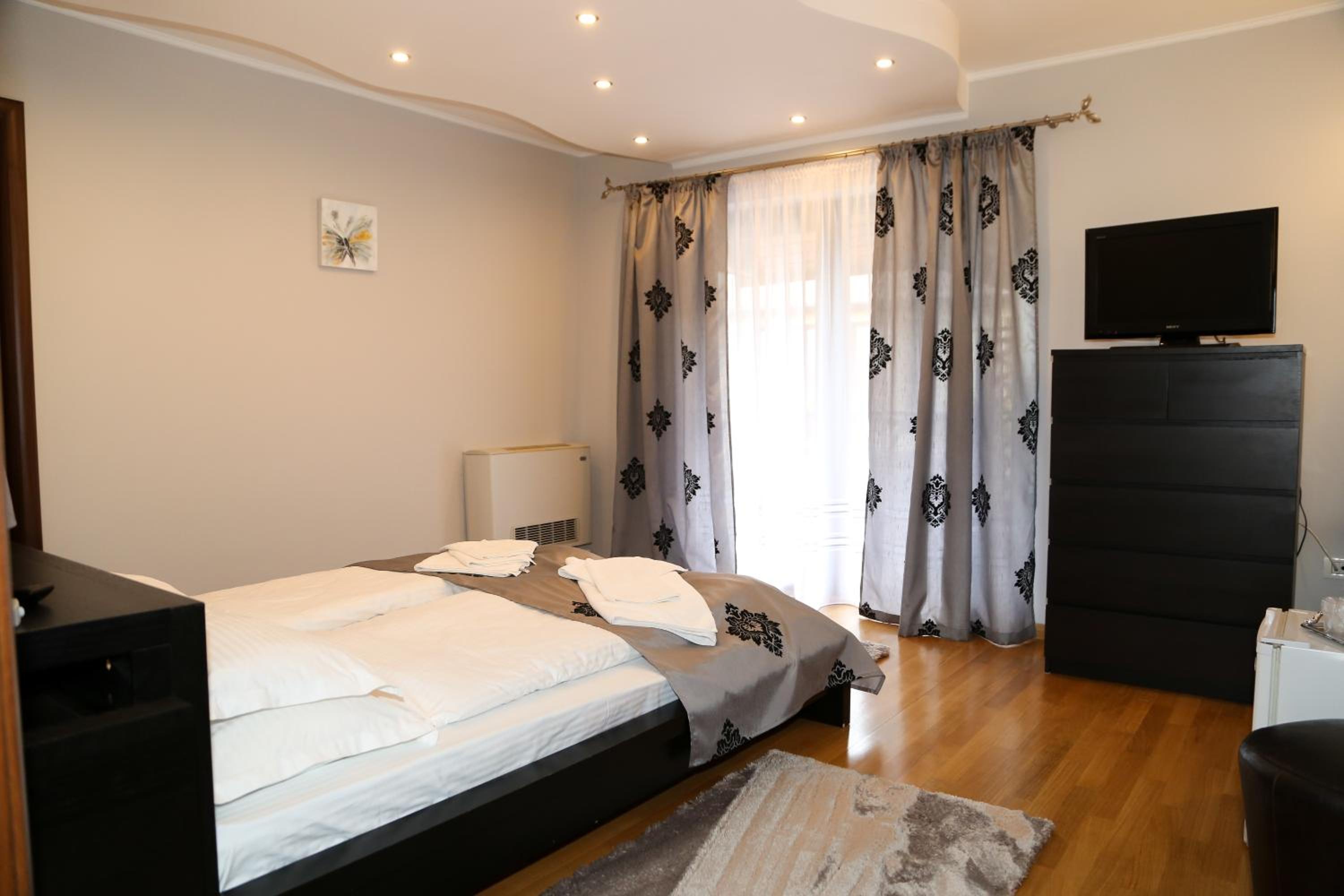Double Room with Balcony photo 3