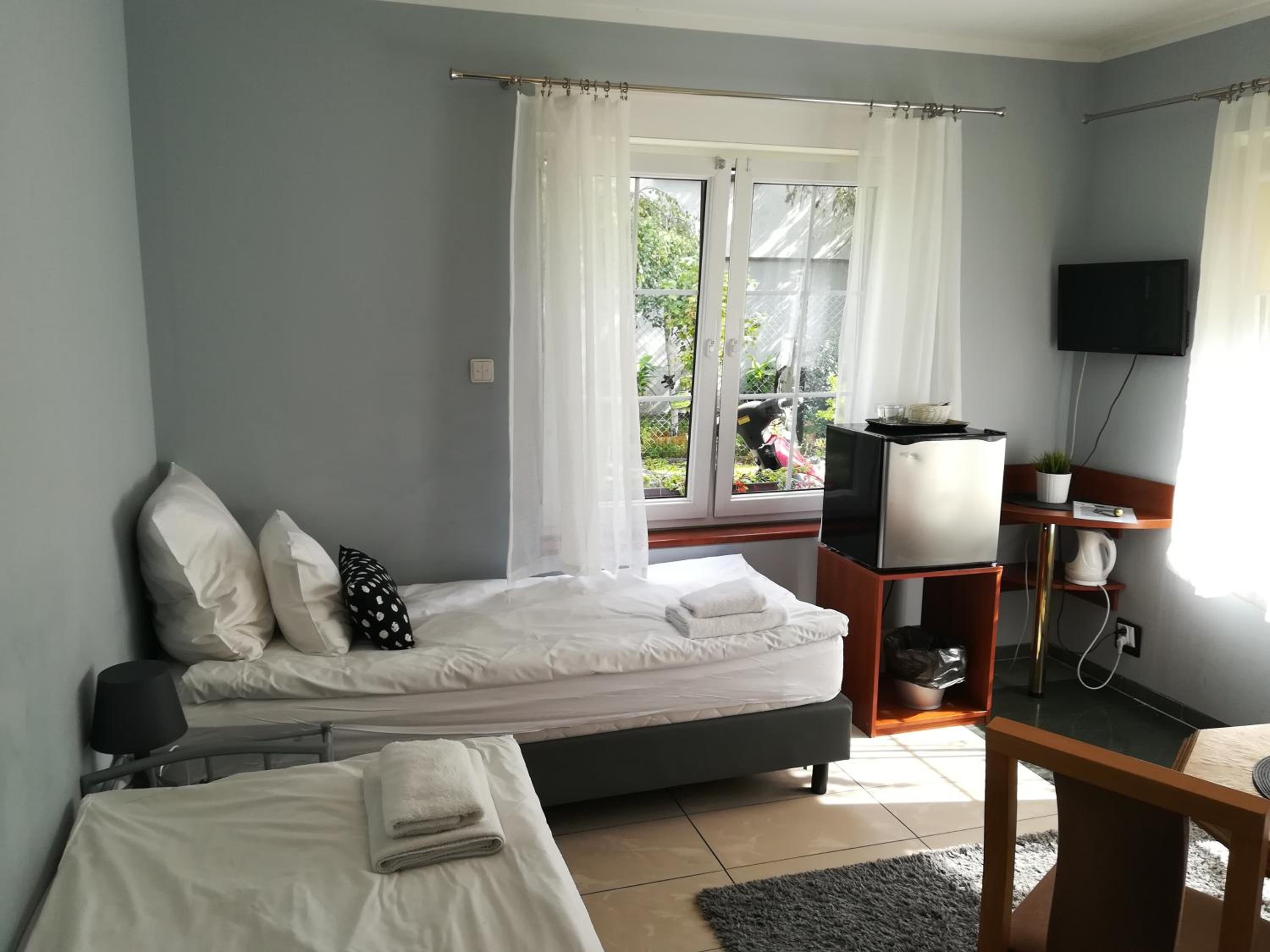 Twin Room with entrance to Garden photo 2