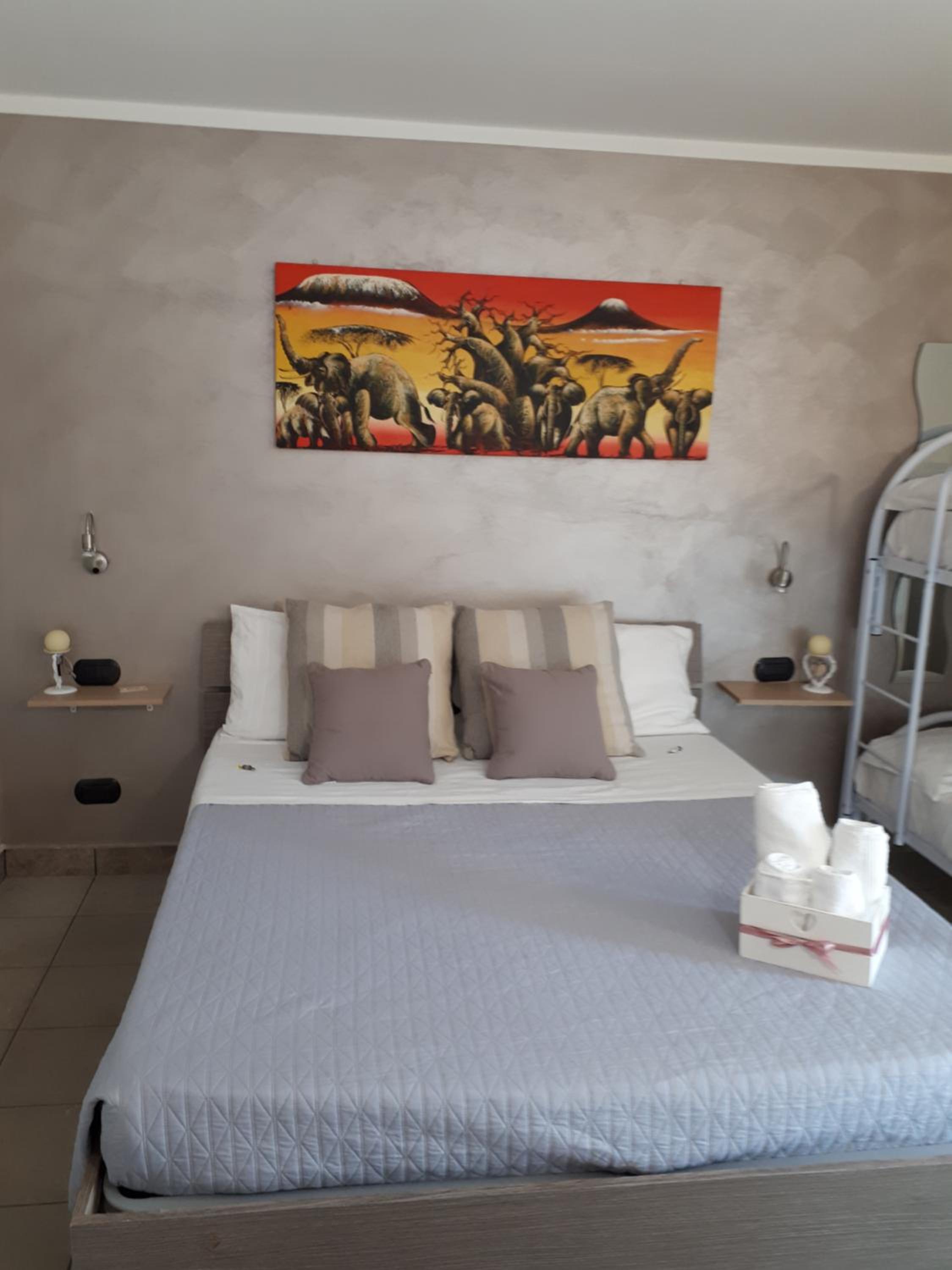Queen Room with Balcony - Photo 1