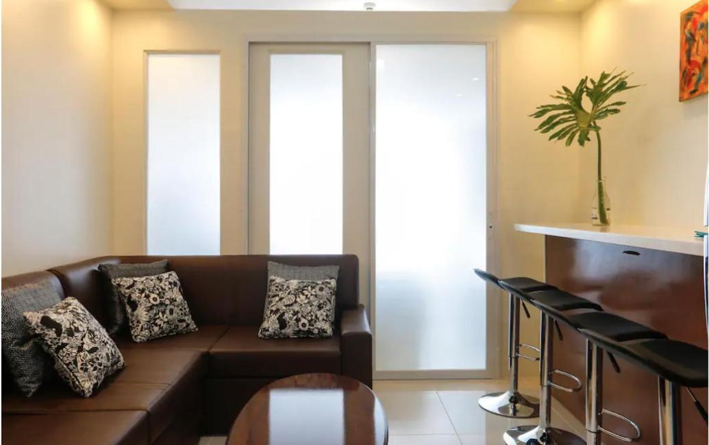 Apartment with Lake View - Photo 2