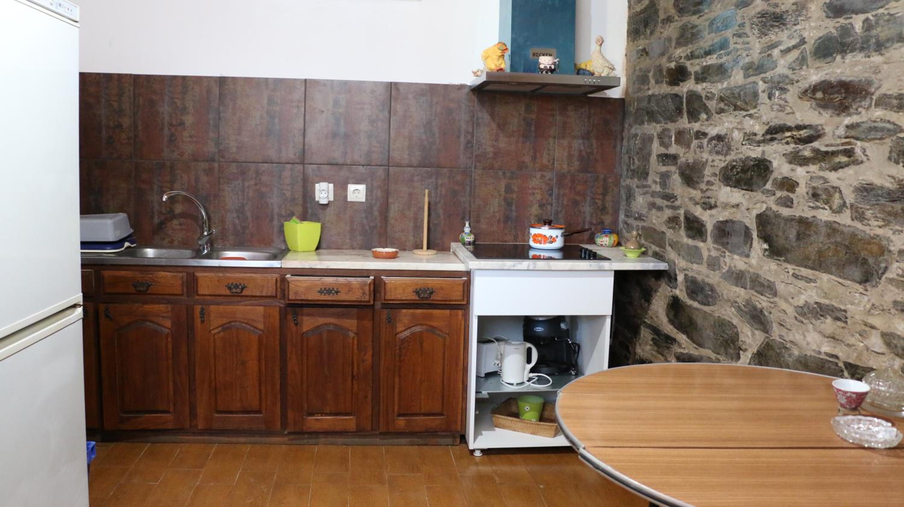 One-Bedroom House - Photo 7
