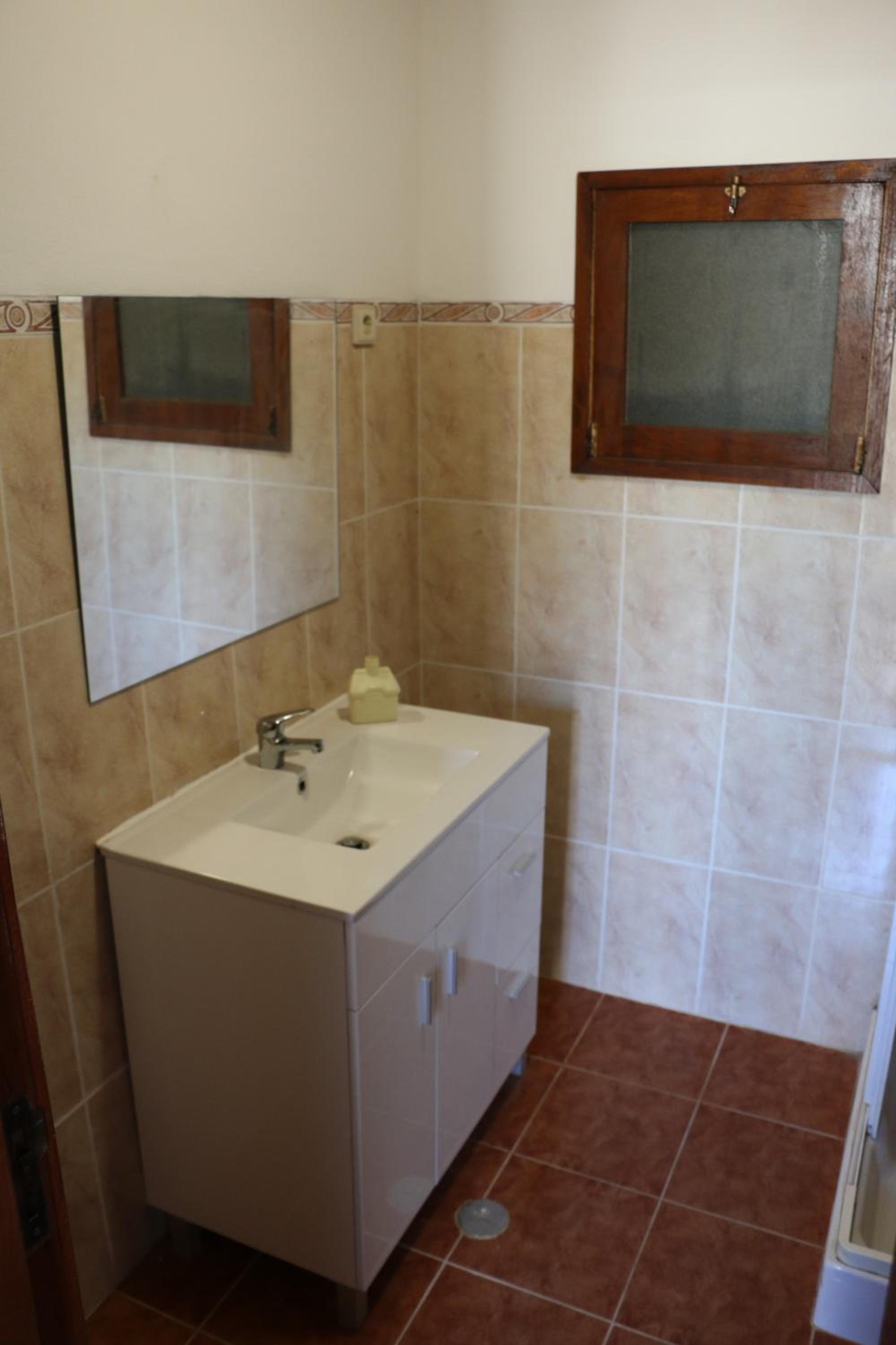 One-Bedroom House - Photo 4