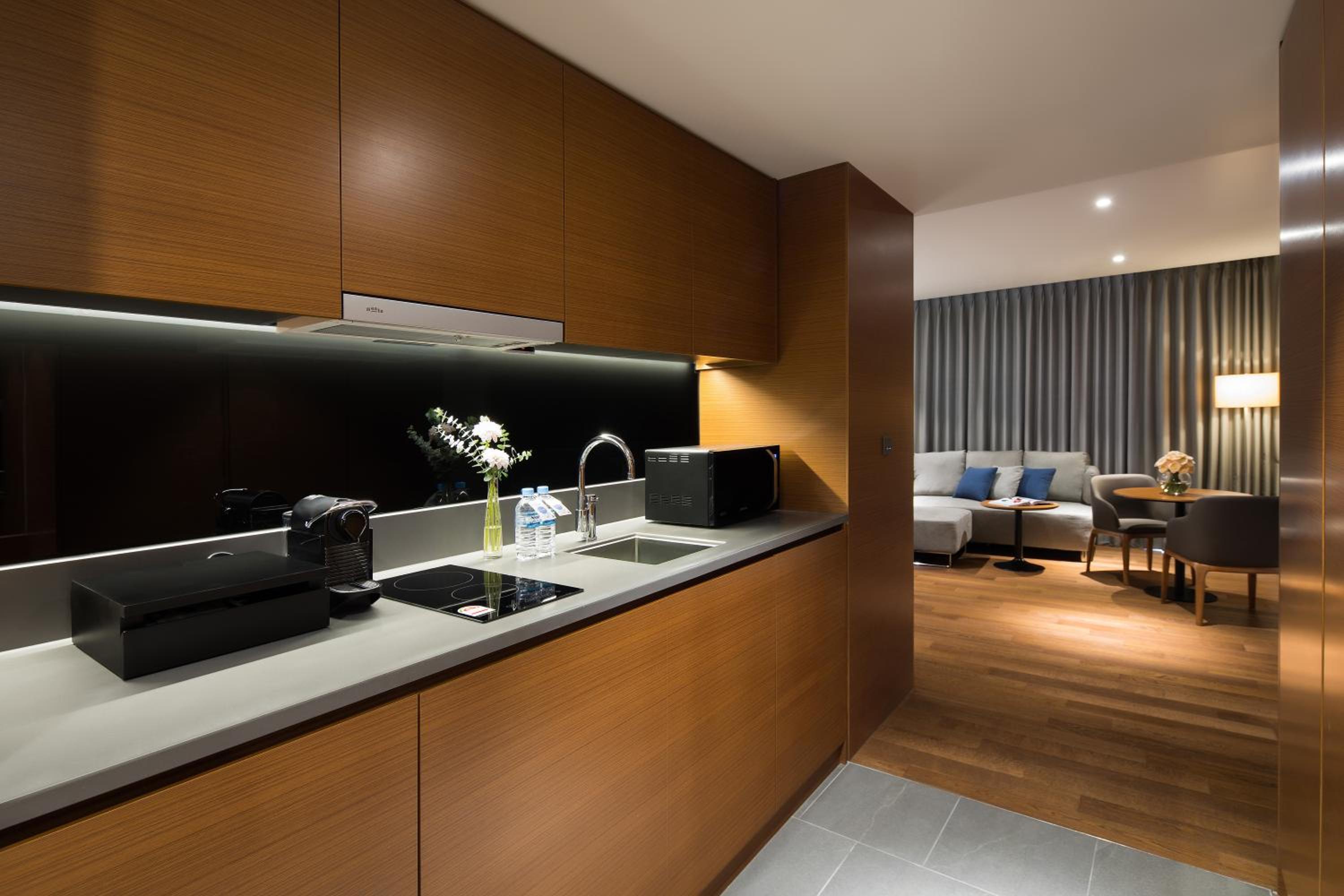Residence Deluxe Room with Three Single Beds (3 Adults) - Photo 3