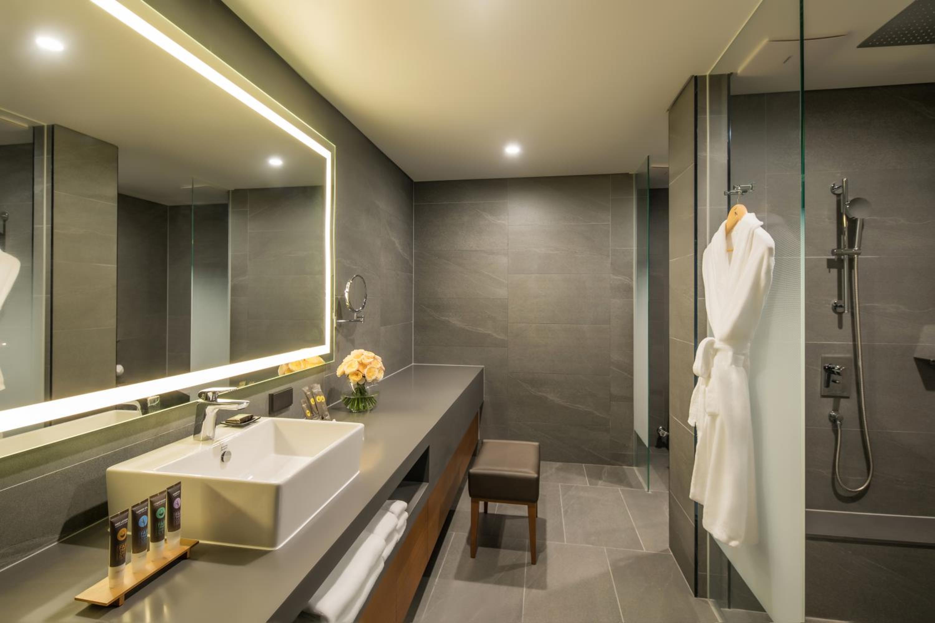 Residence Deluxe Room with Three Single Beds (3 Adults) - Photo 5