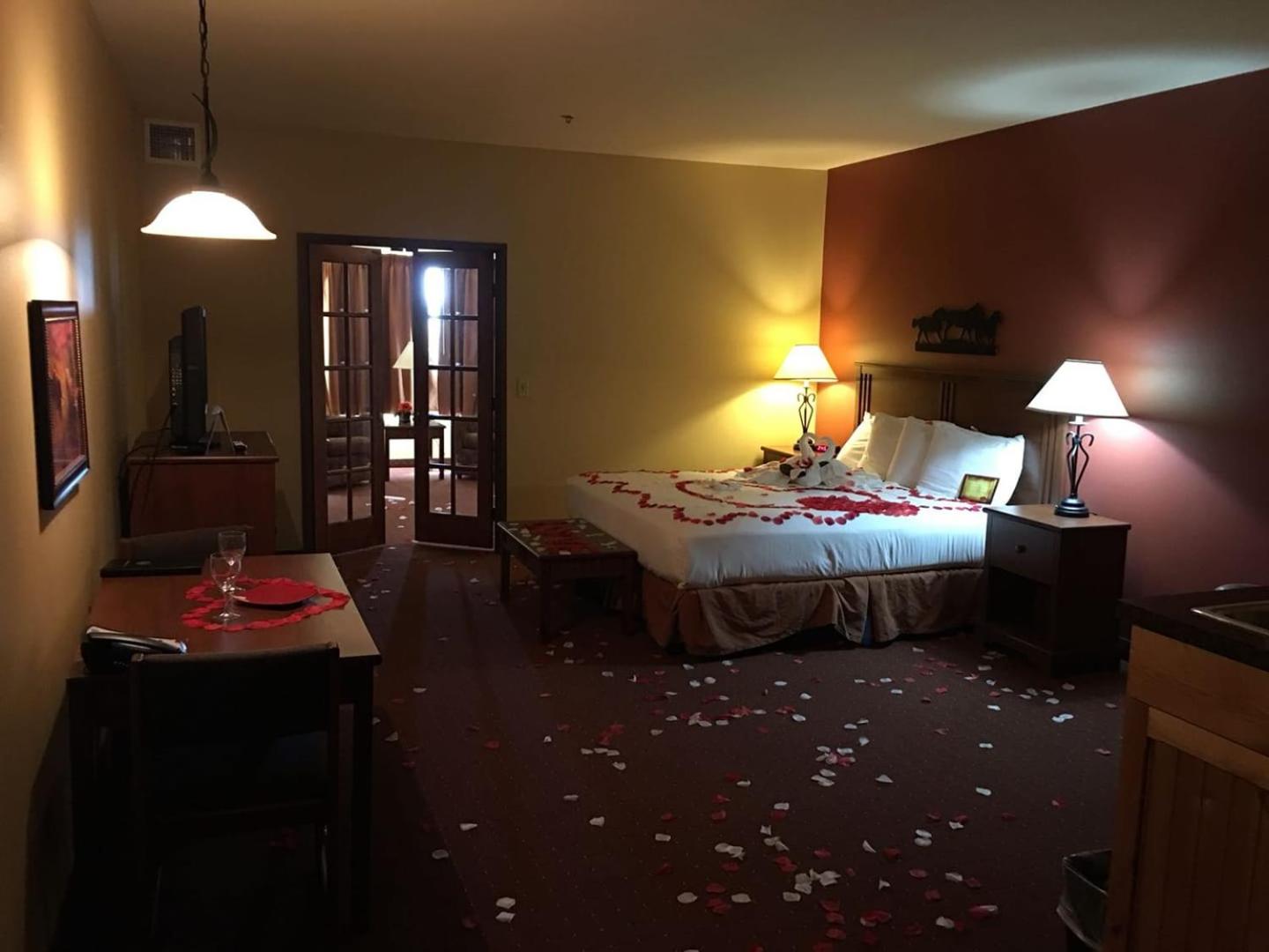 Suite with Whirlpool - Photo 1