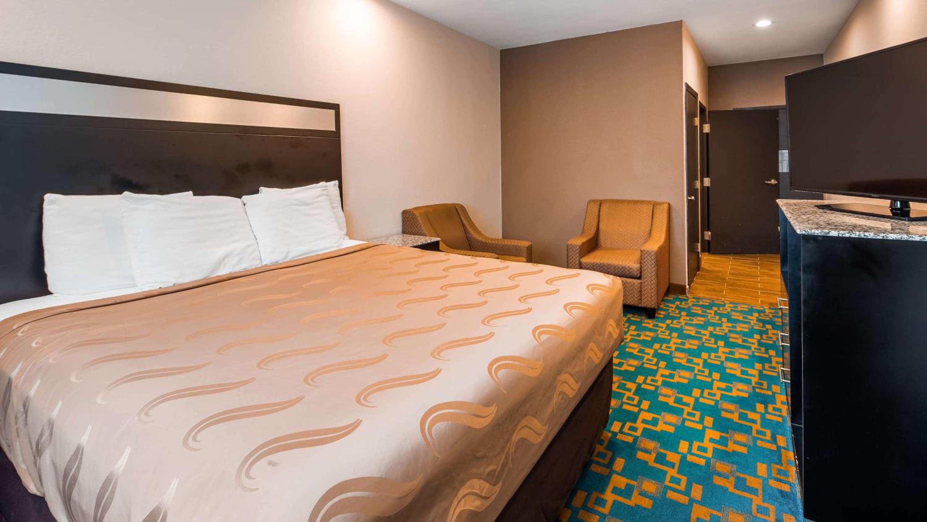Queen Room with Two Queen Beds - Disability Access/Walk-In Shower photo 3