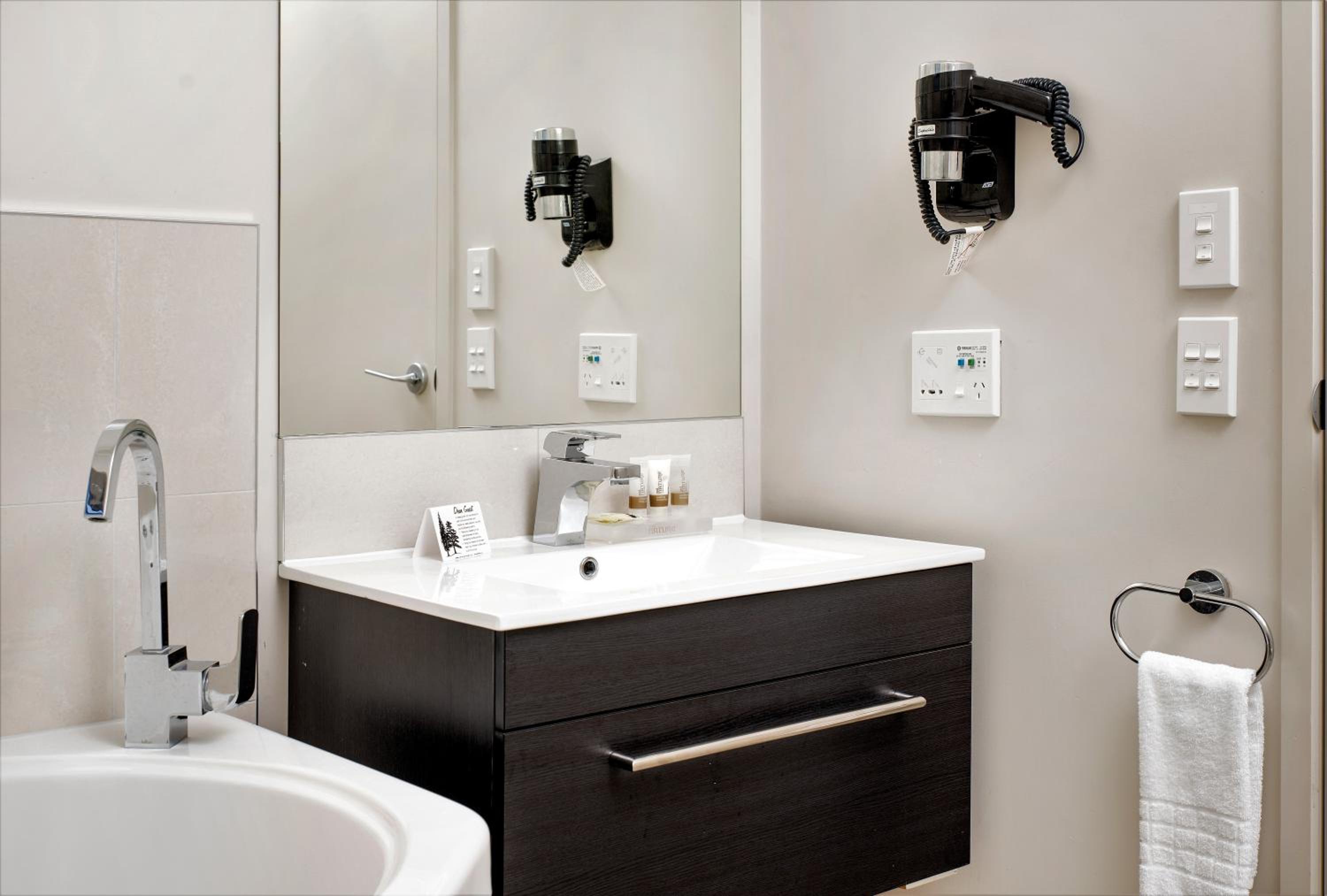 Two-Bedroom Apartment with Spa Bath photo 2