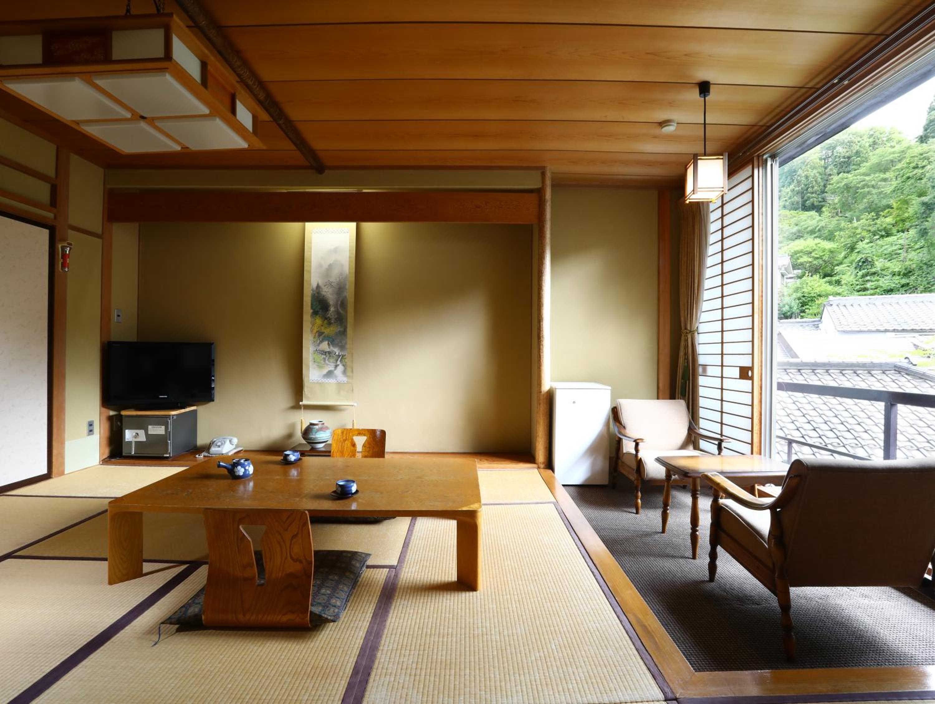 Japanese-Style Room with Private Bathroom - Photo 1