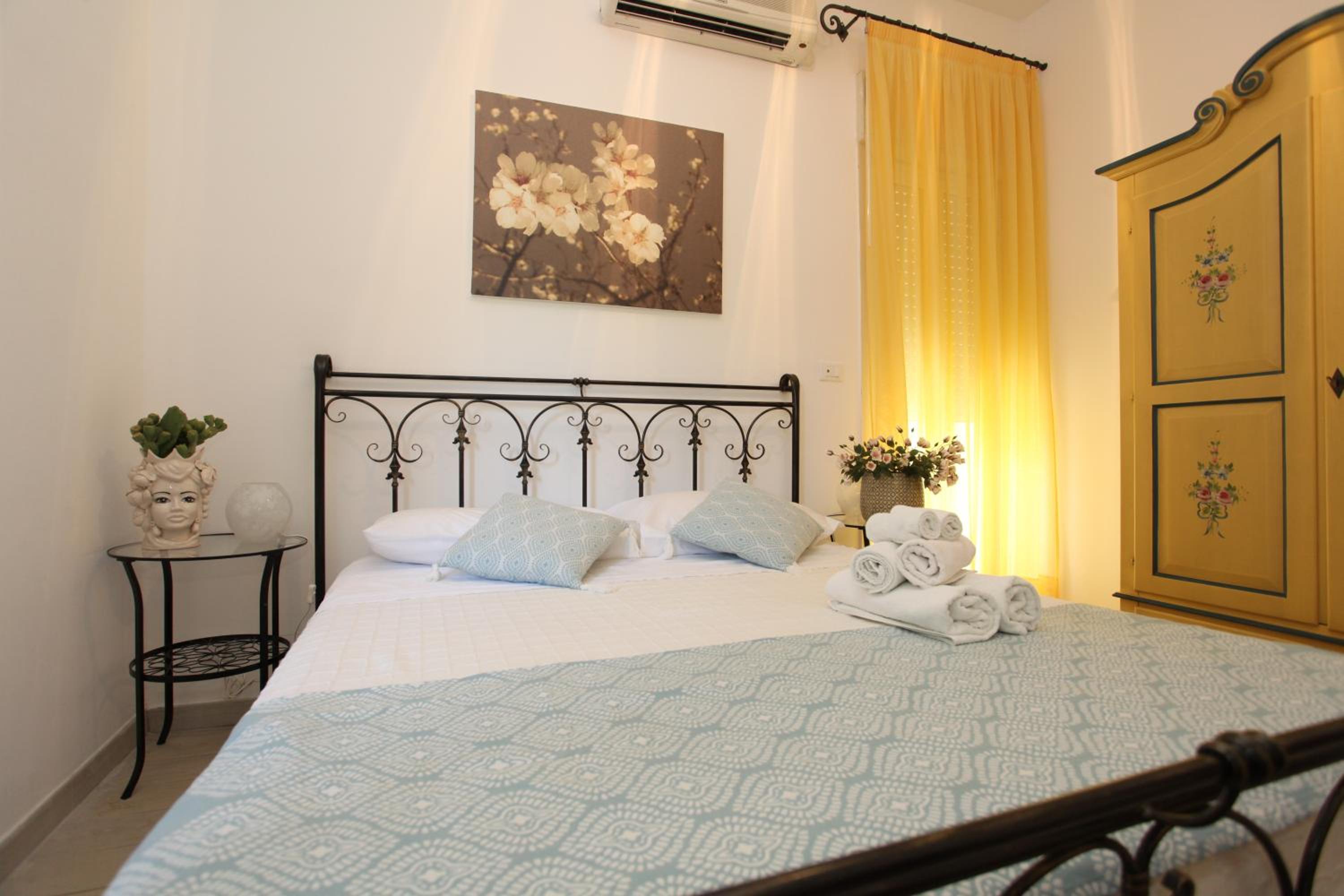 Queen Room with Balcony