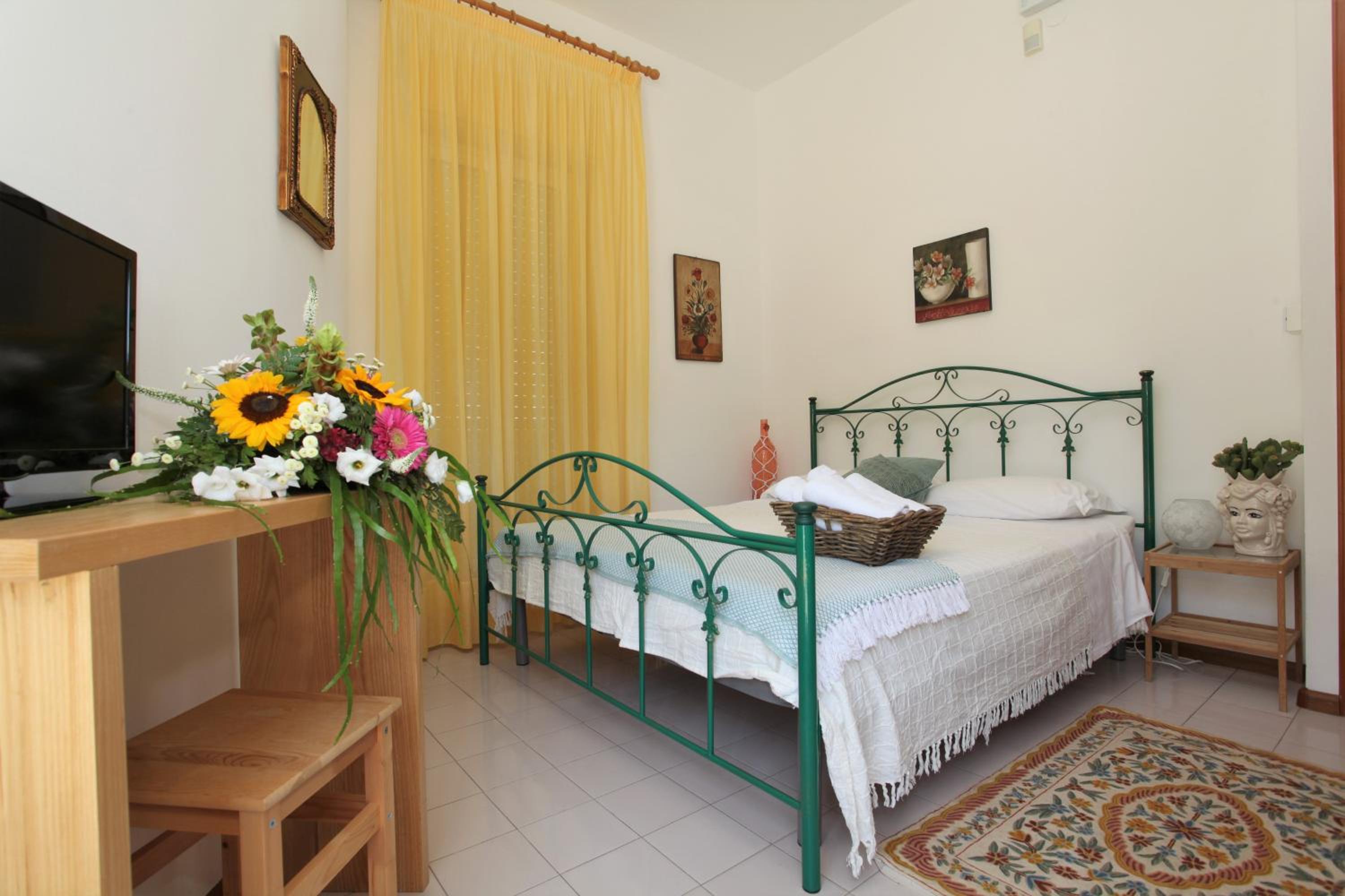 Double Room with Private External Bathroom