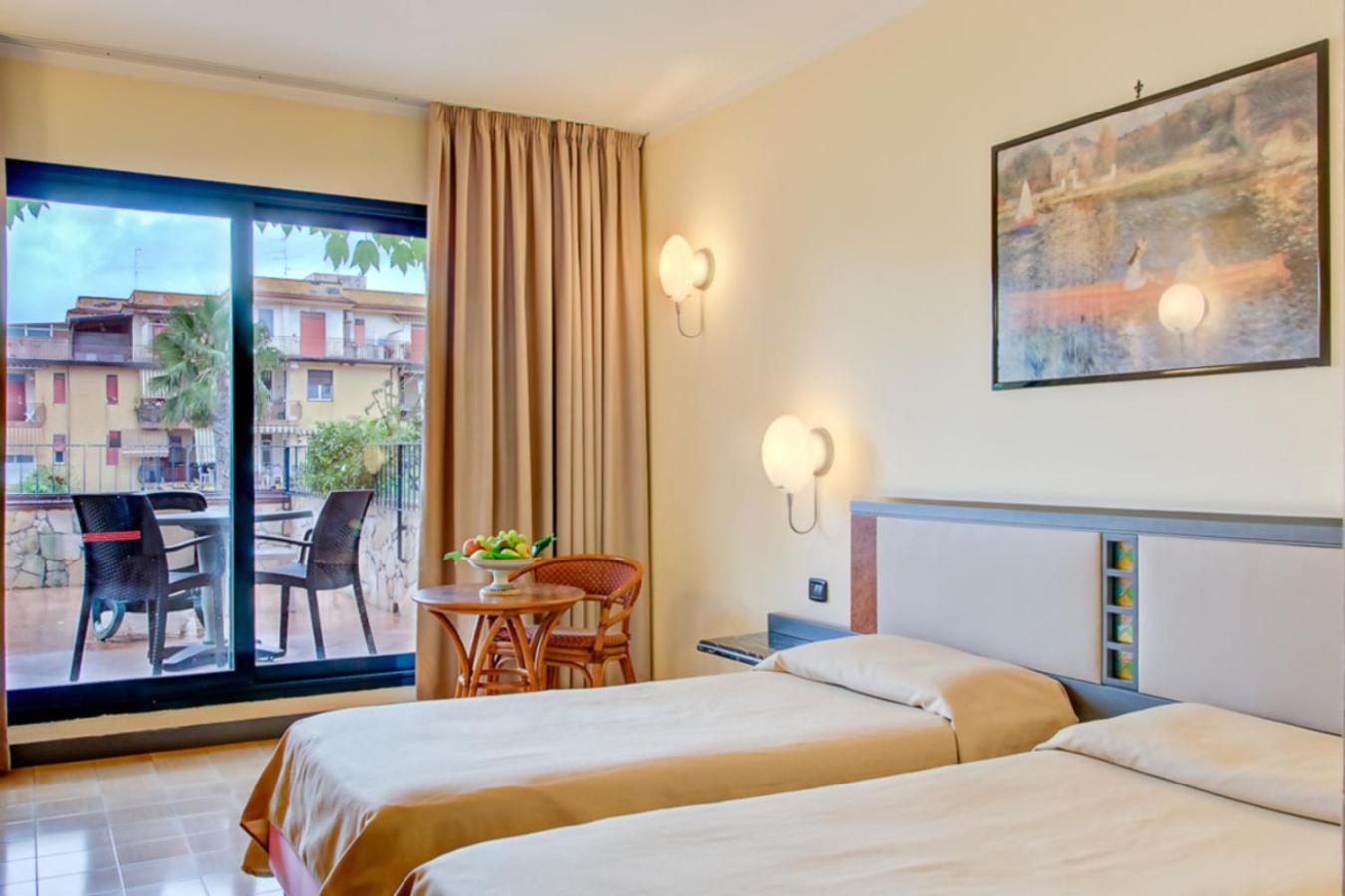 Single Room - Photo 1
