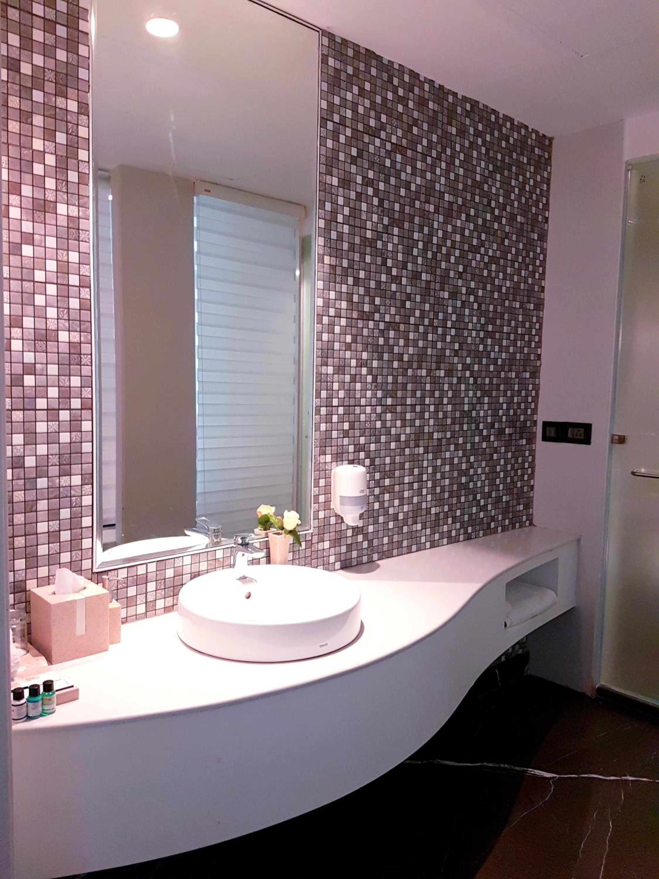 Suite - Photo 9