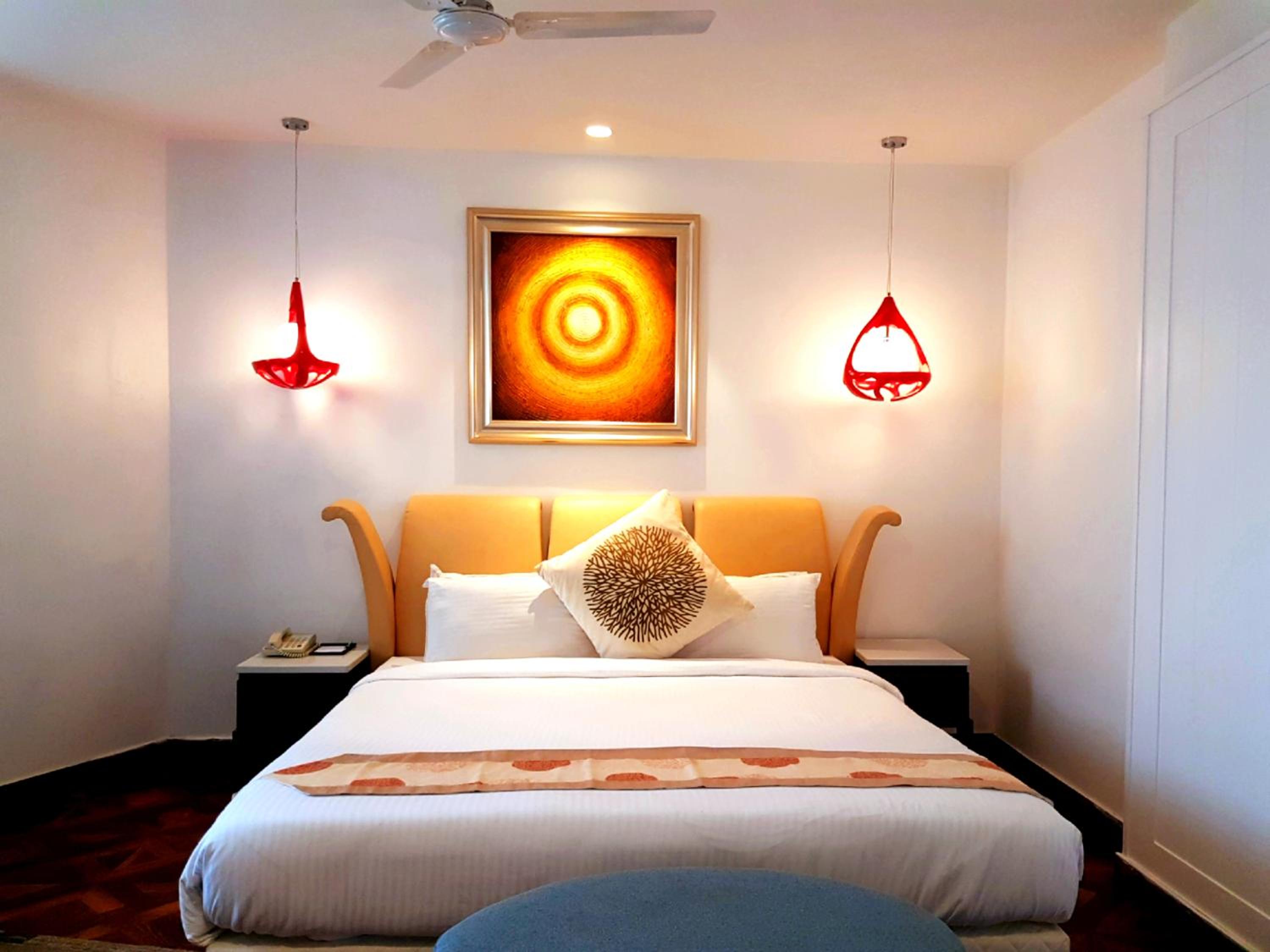 Suite - Photo 8