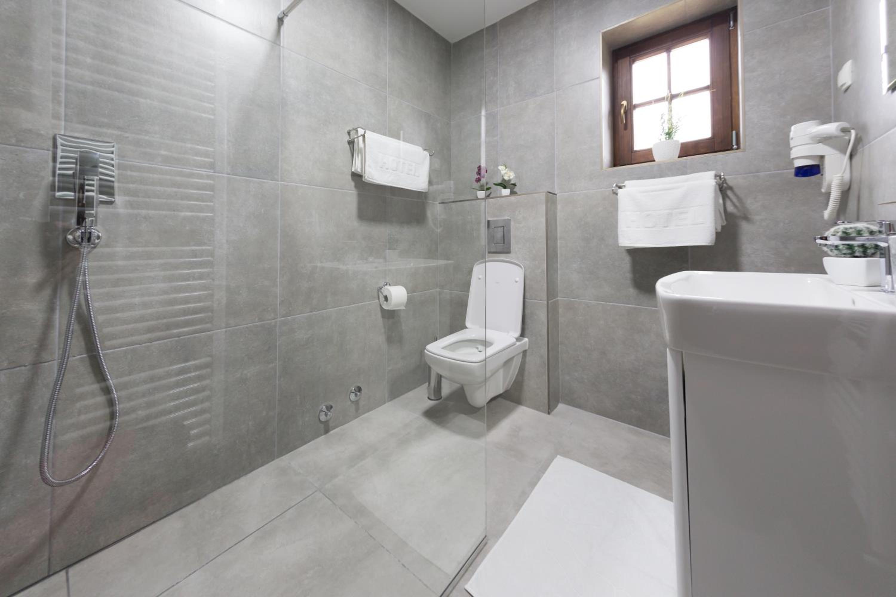 Deluxe Double Room with Shower - Photo 23