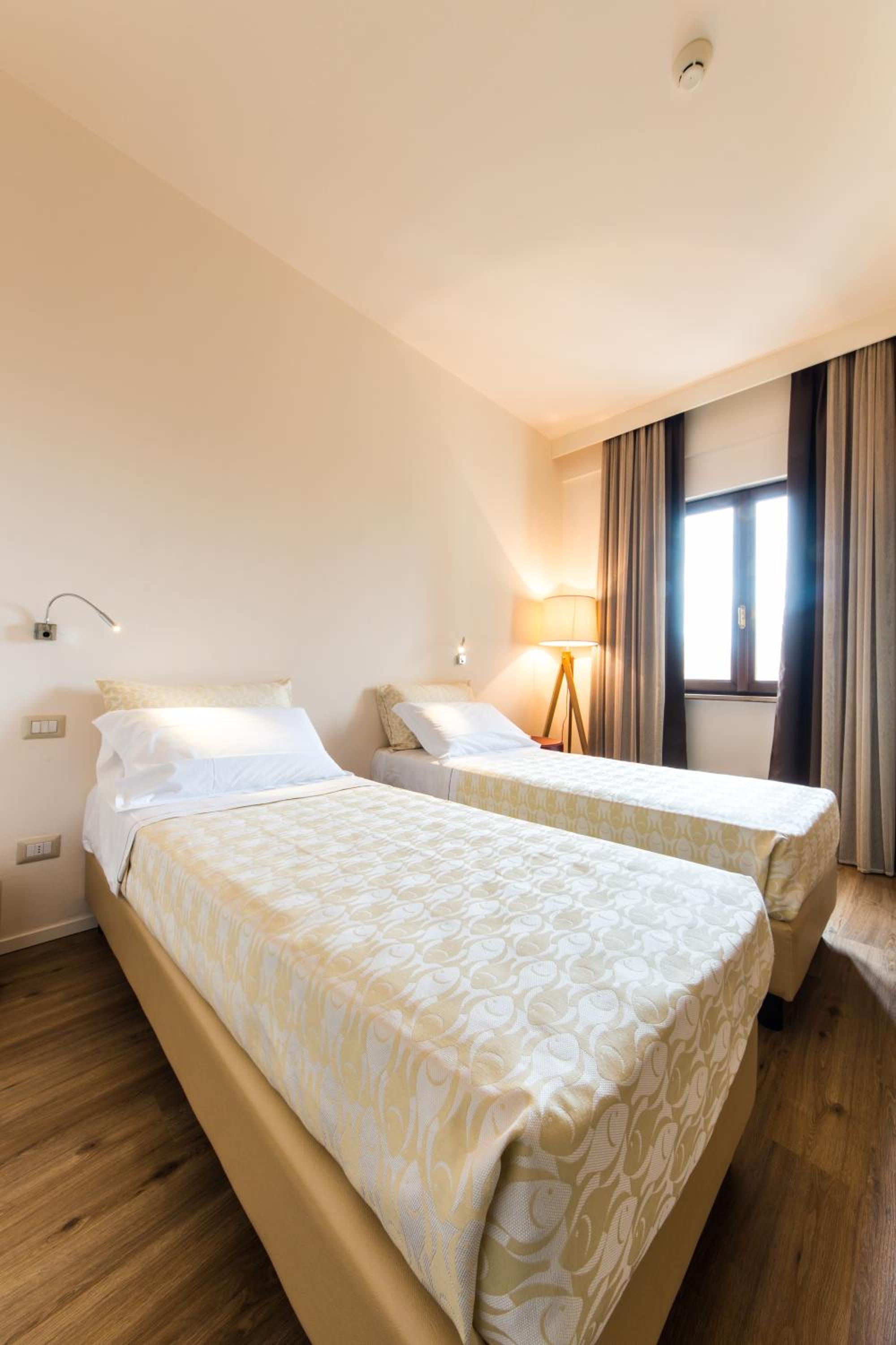Deluxe Double or Twin Room - Photo 28