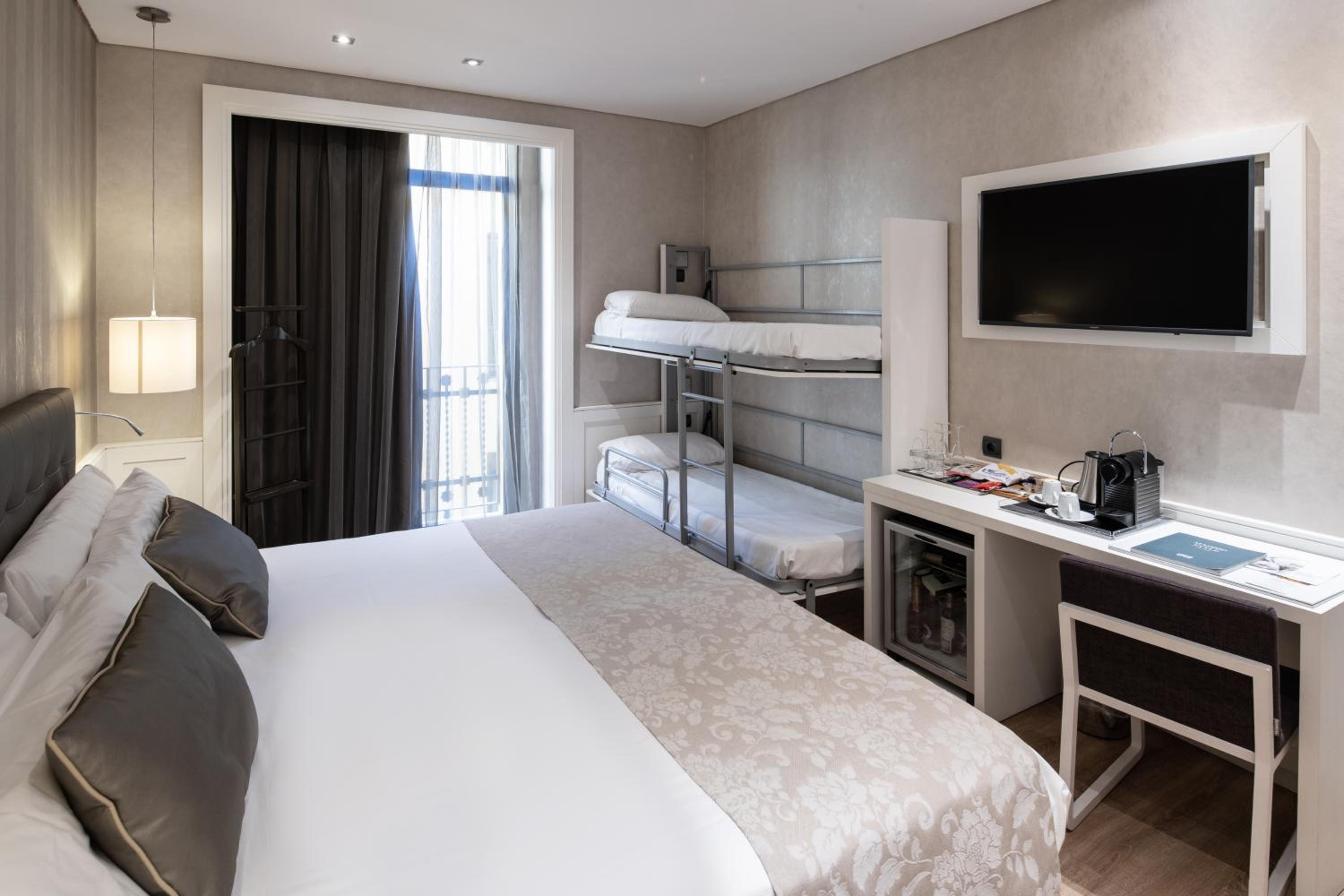Habitación Familiar (2 Adultos + 2 Niños)