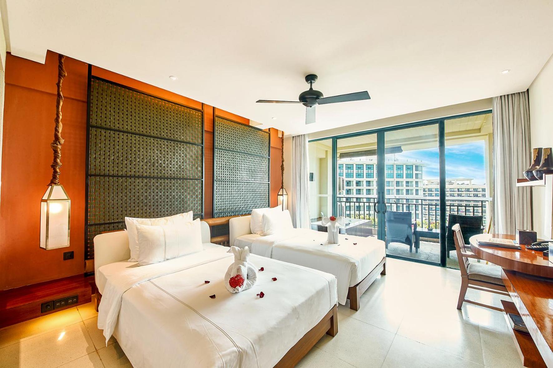 Deluxe King or Twin Room with Ocean View photo 1