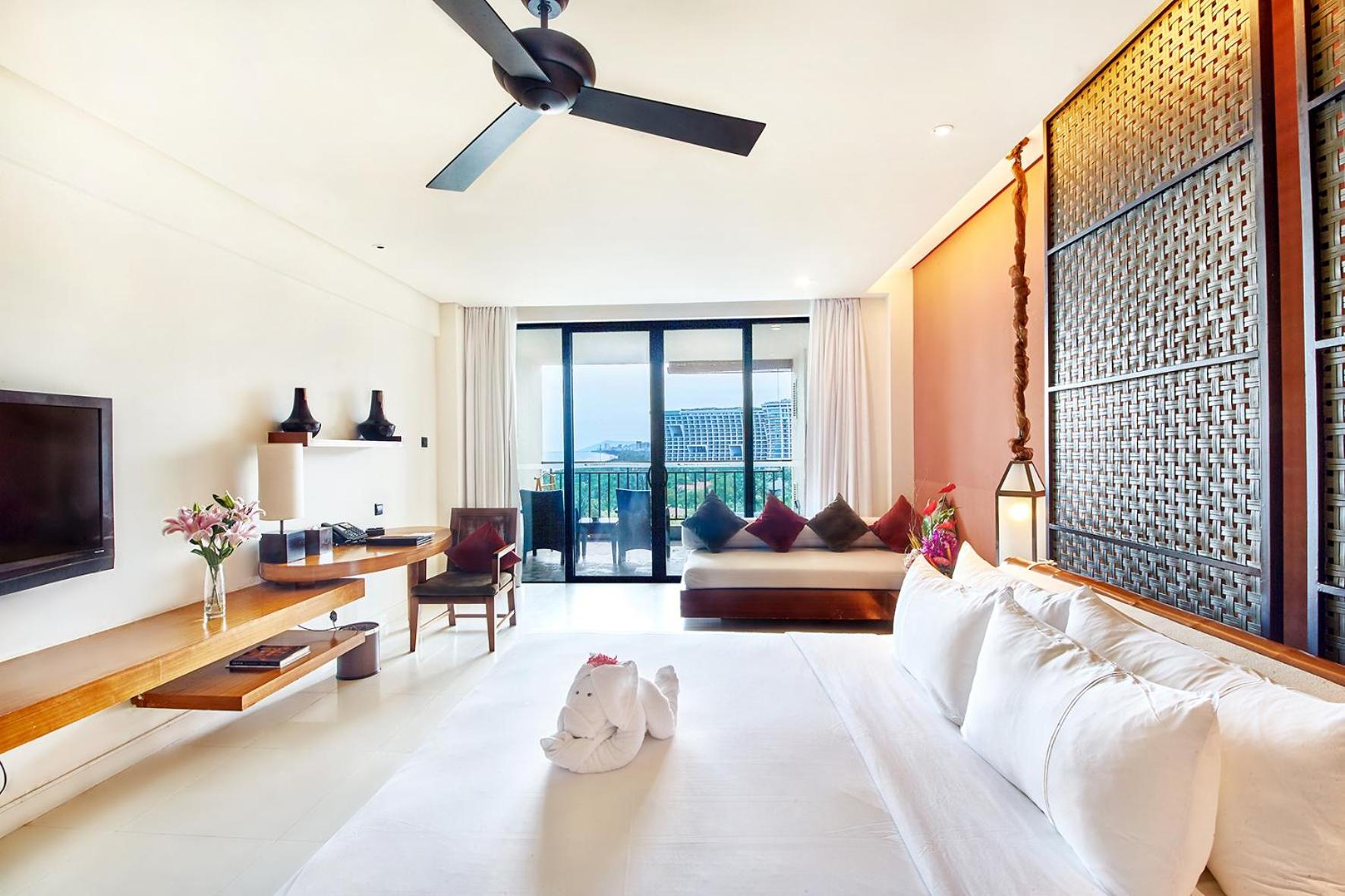 Deluxe King or Twin Room with Ocean View photo 2