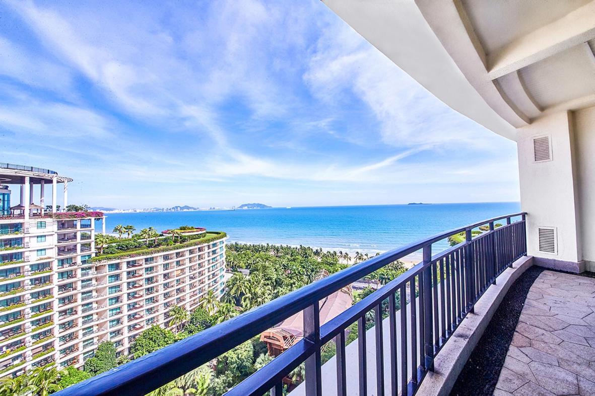 Deluxe Two-Bedroom Family Suite with Sea View photo 2