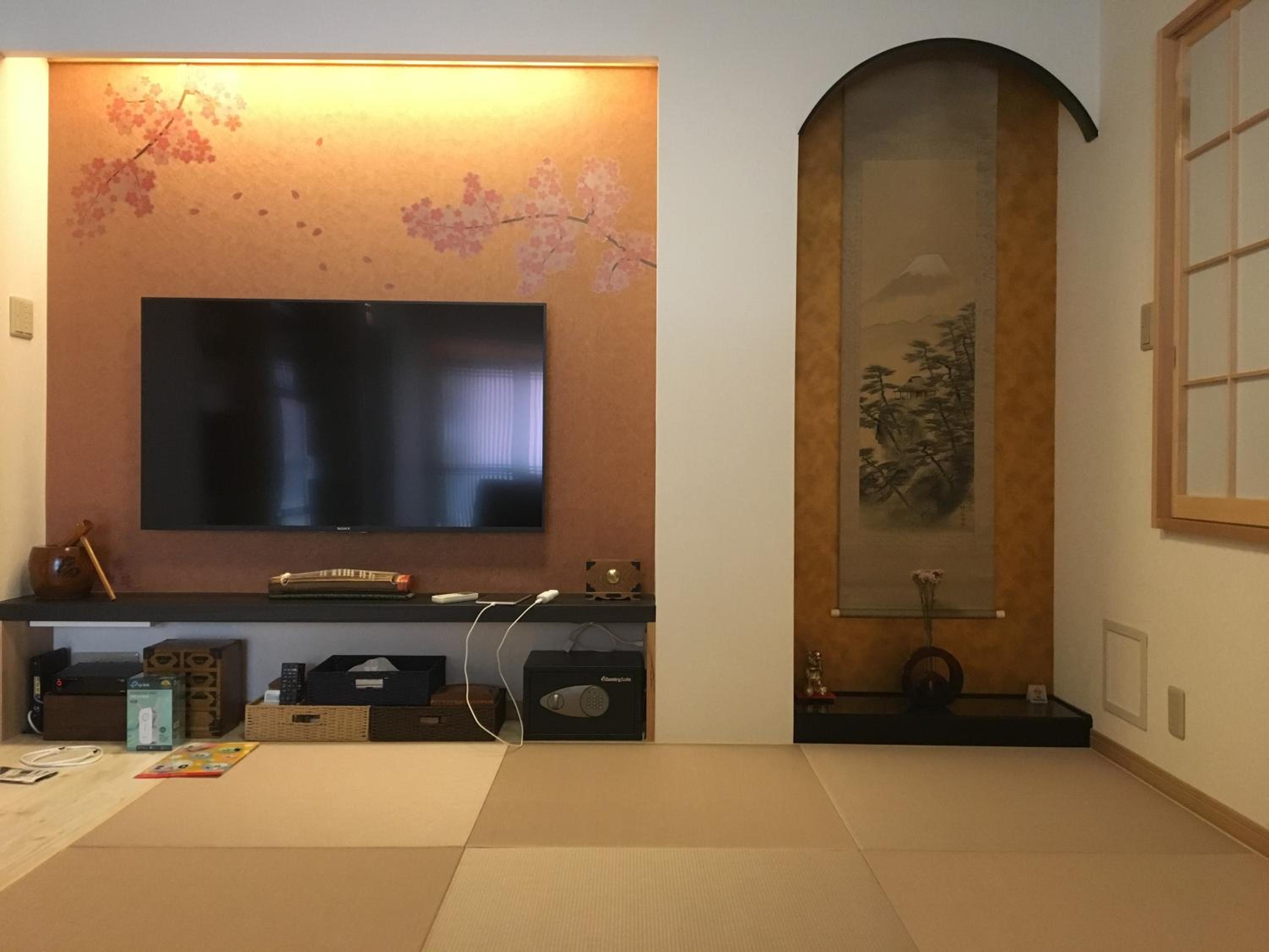 Superior Family Room photo 1