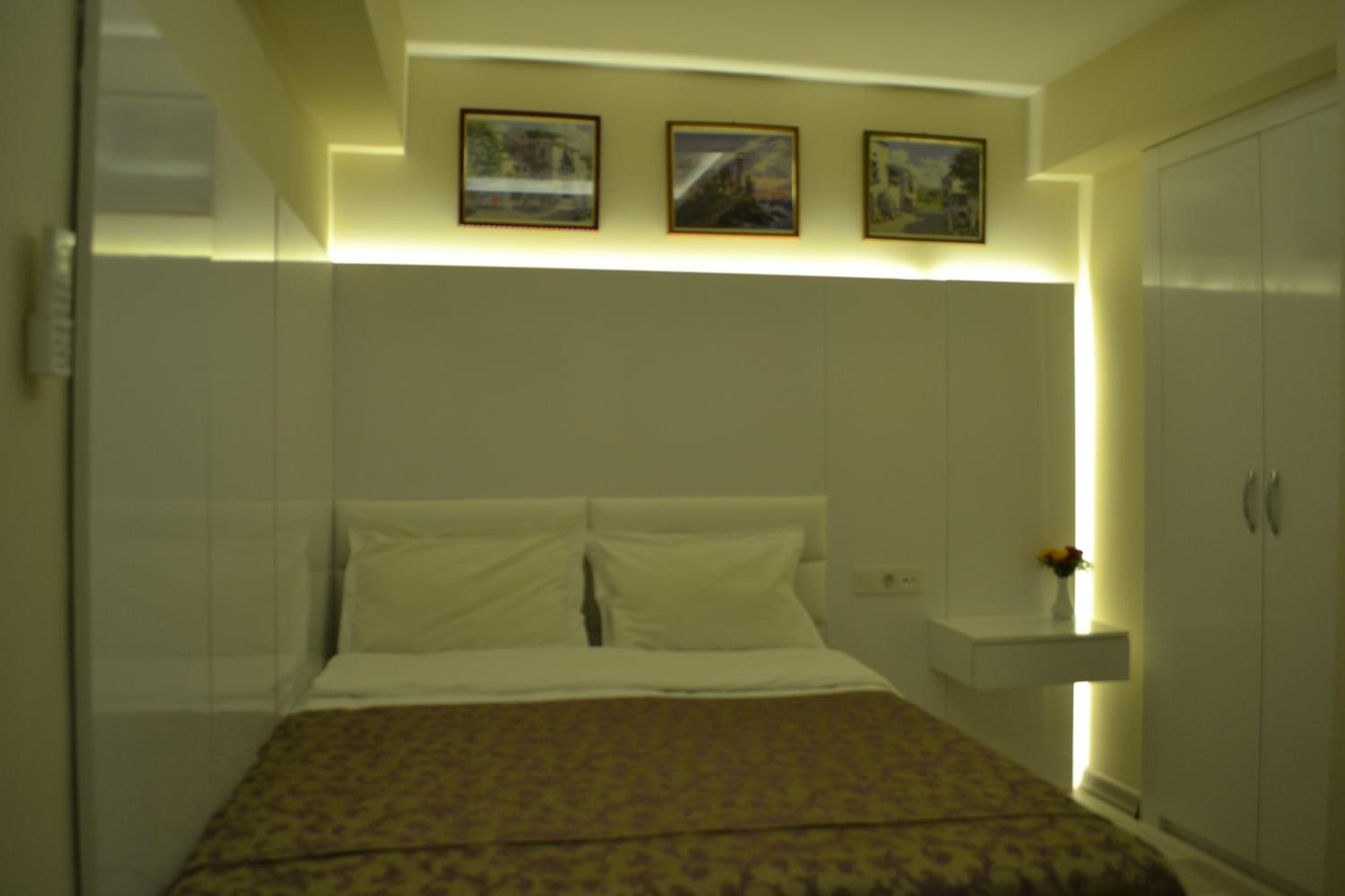 Economy Double Room photo 3