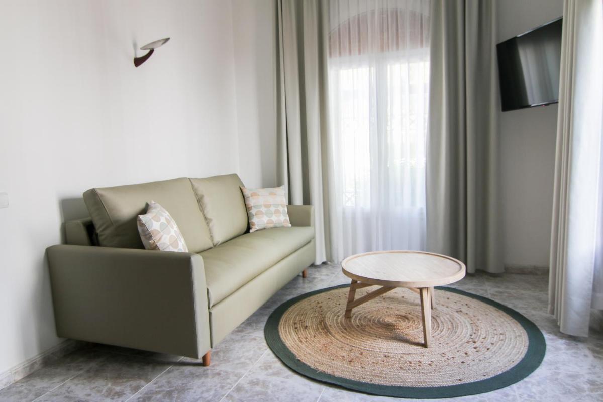 Family Room photo 2