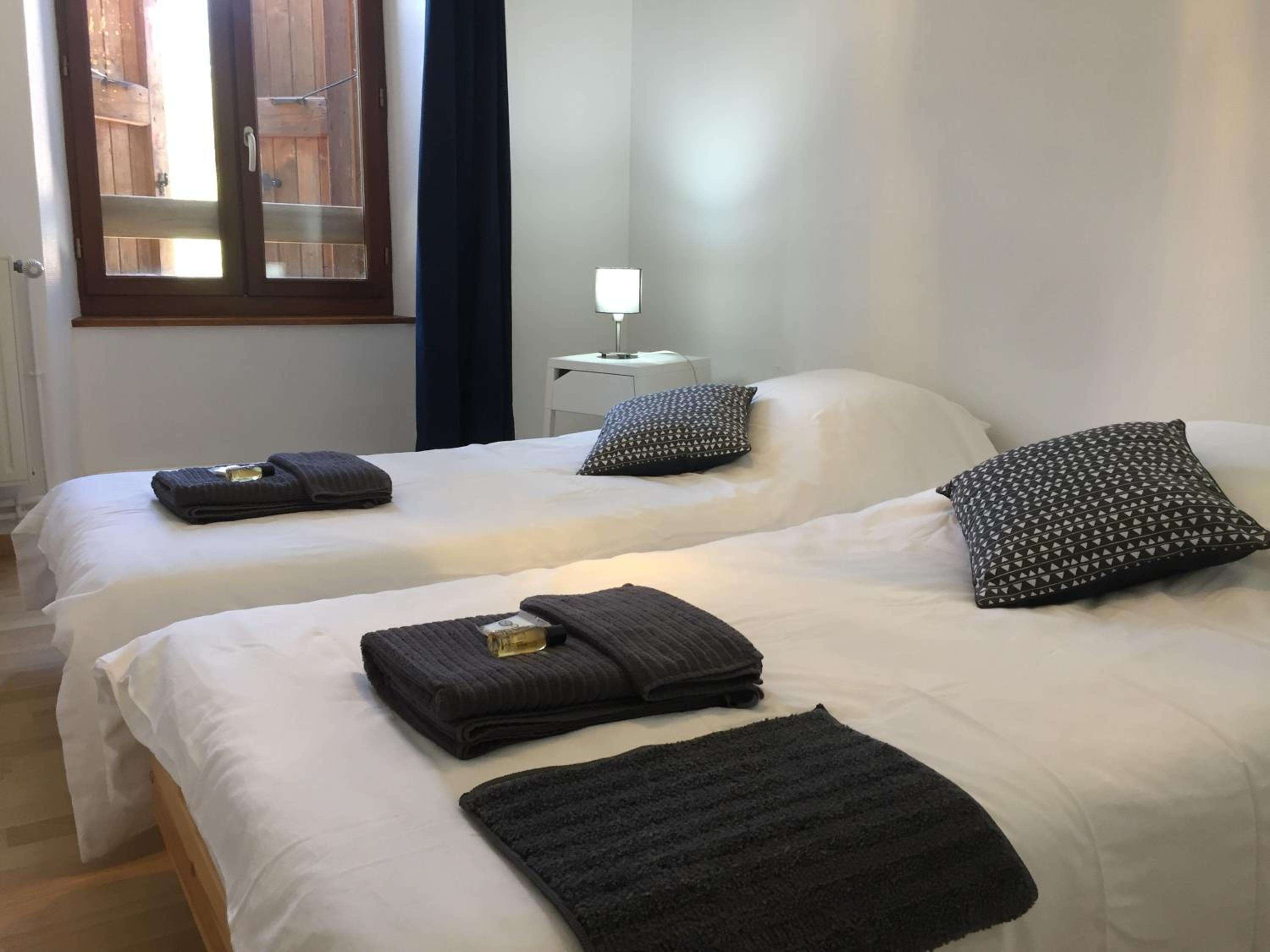 Twin Room with Mountain View photo 2