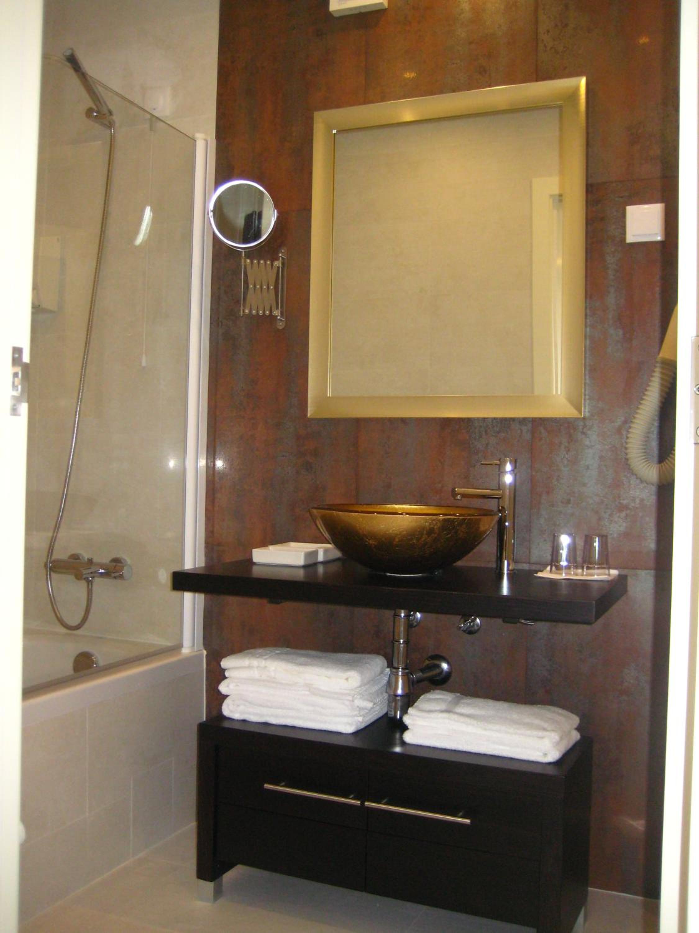 Suite - Photo 9