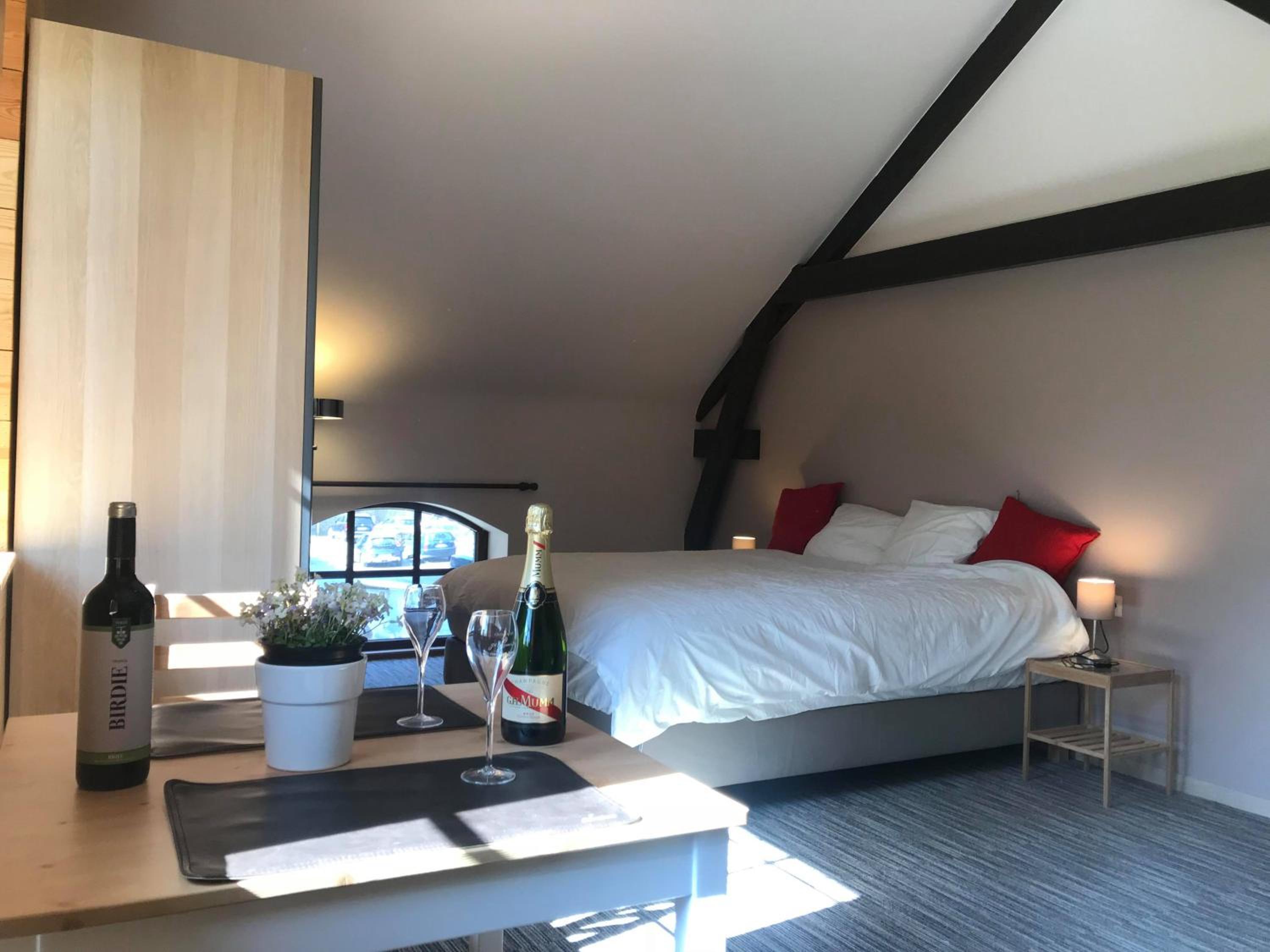 Deluxe Double or Twin Room photo 3