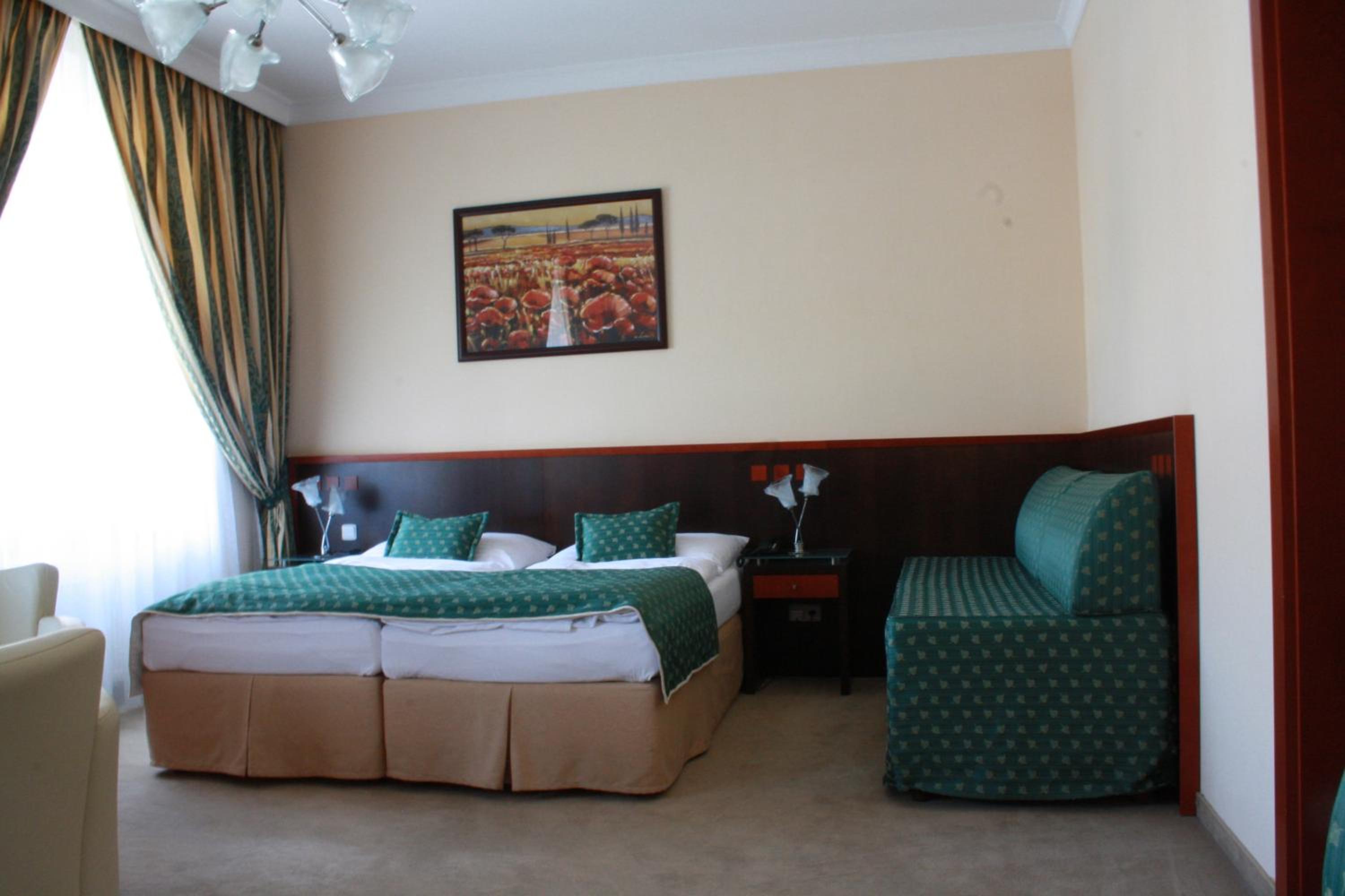 Triple Room - Photo 1