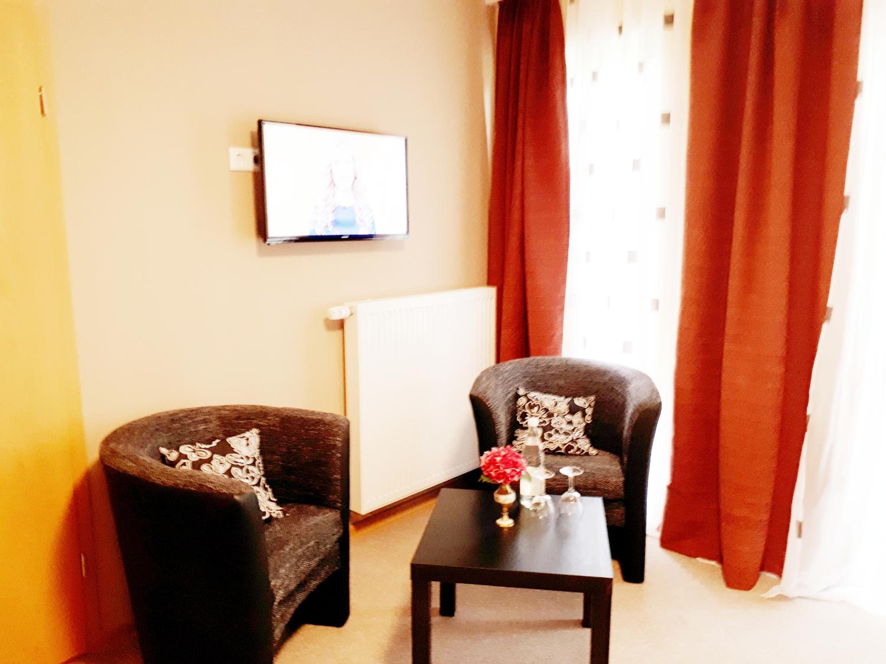 Deluxe Double or Twin Room photo 3