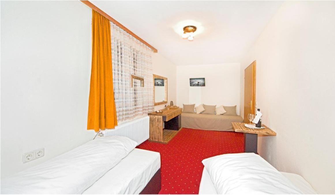 Budget Triple Room - Photo 2