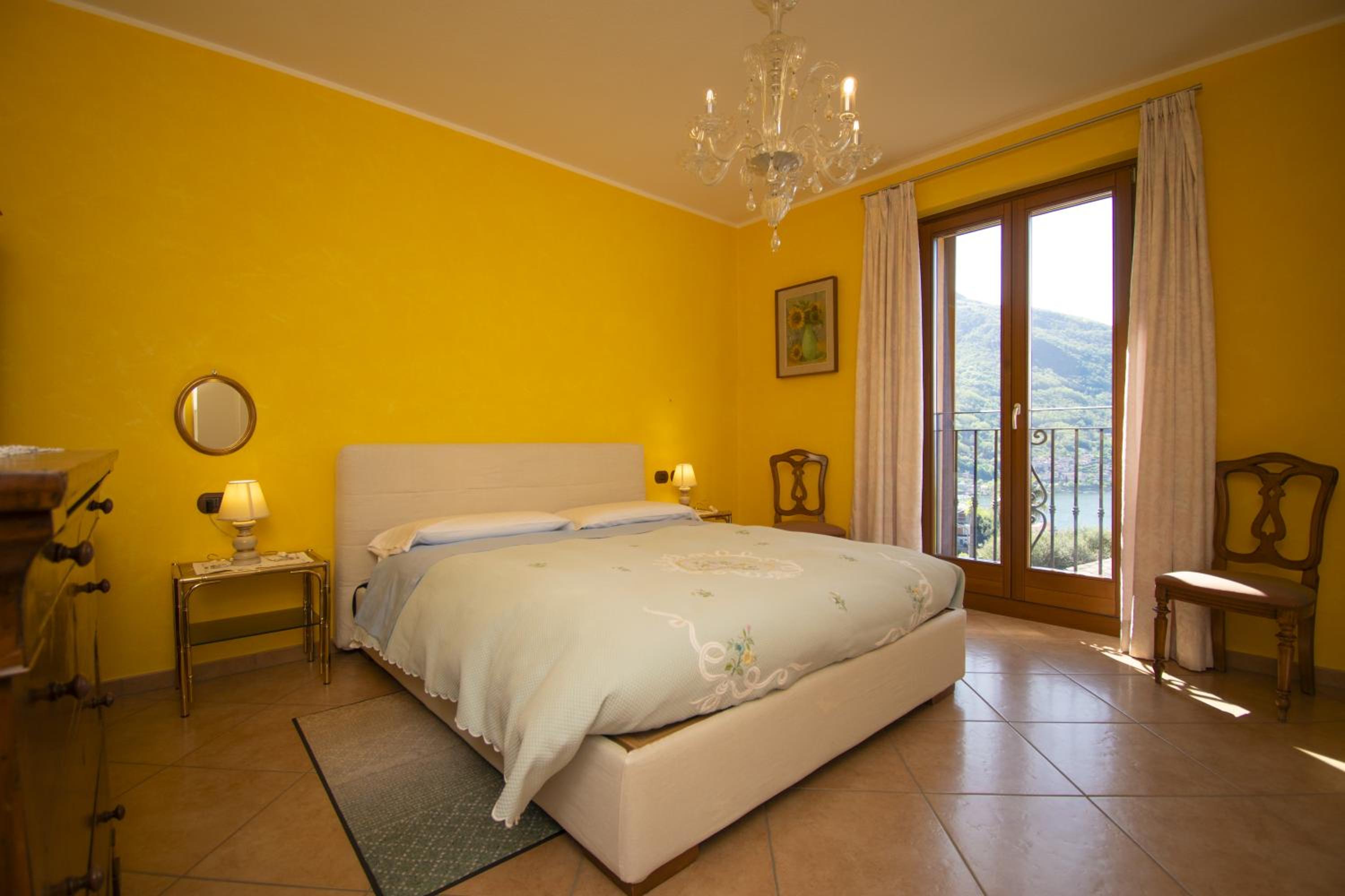 Two-Bedroom Deluxe Apartment with Balcony photo 1