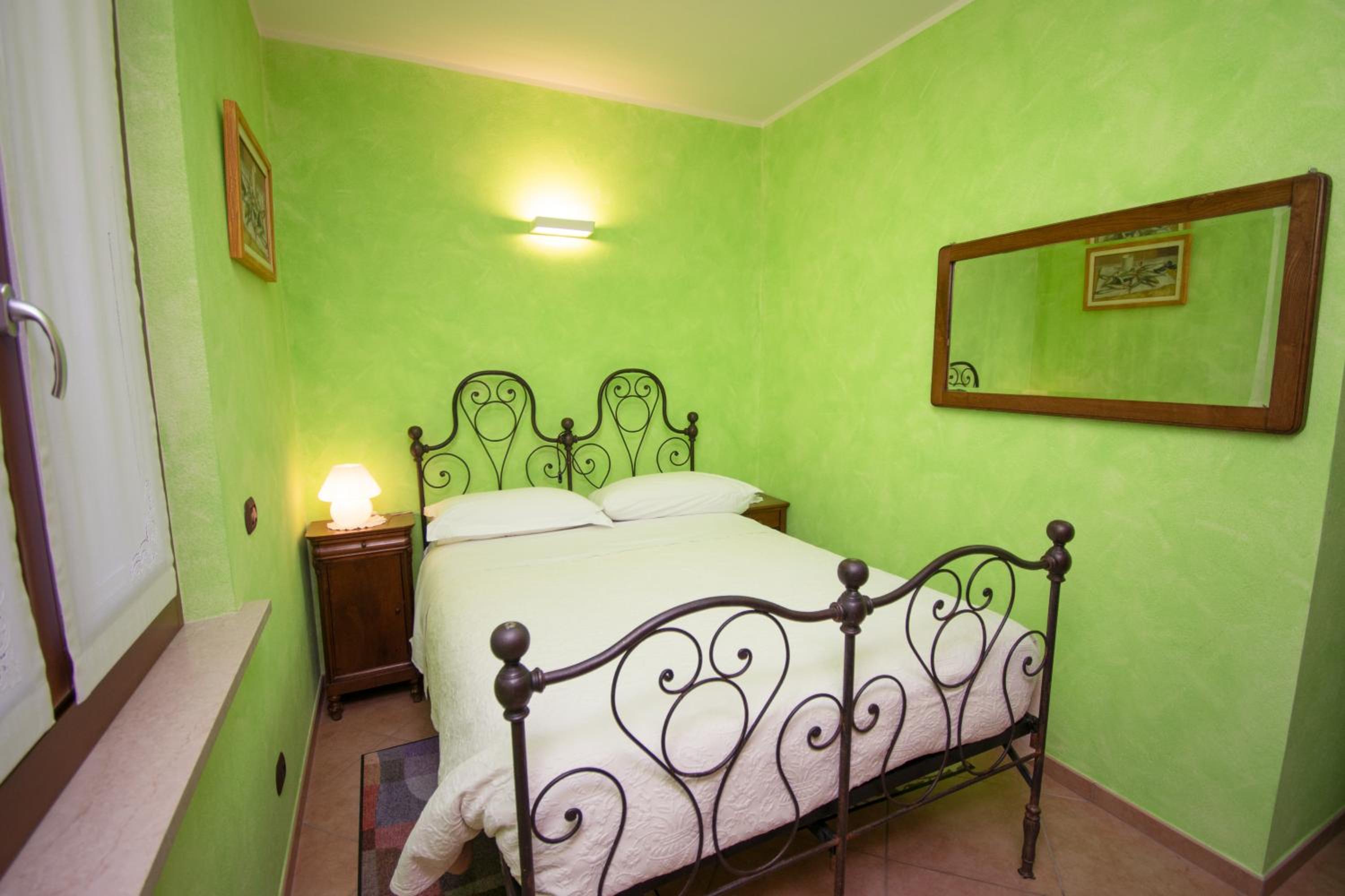 Two-Bedroom Deluxe Apartment with Balcony photo 3