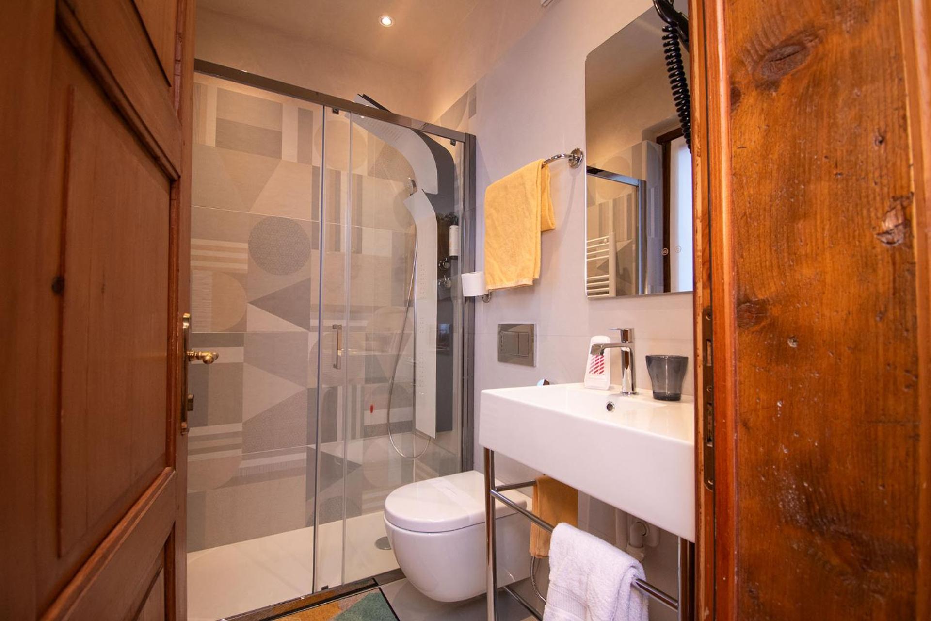 Classic Single Room with Shower photo 3