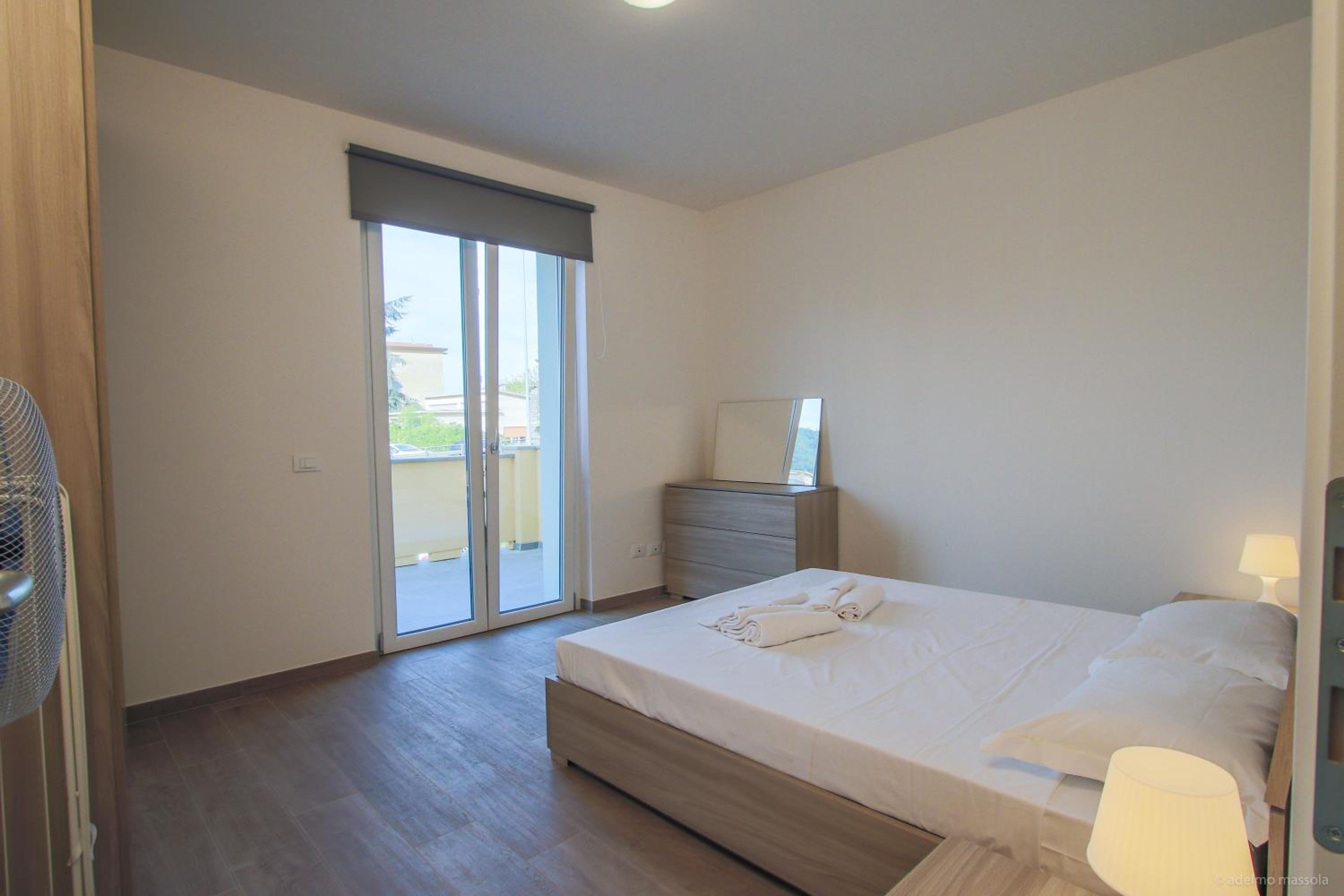 Two-Bedroom Deluxe Apartment with Balcony photo 3