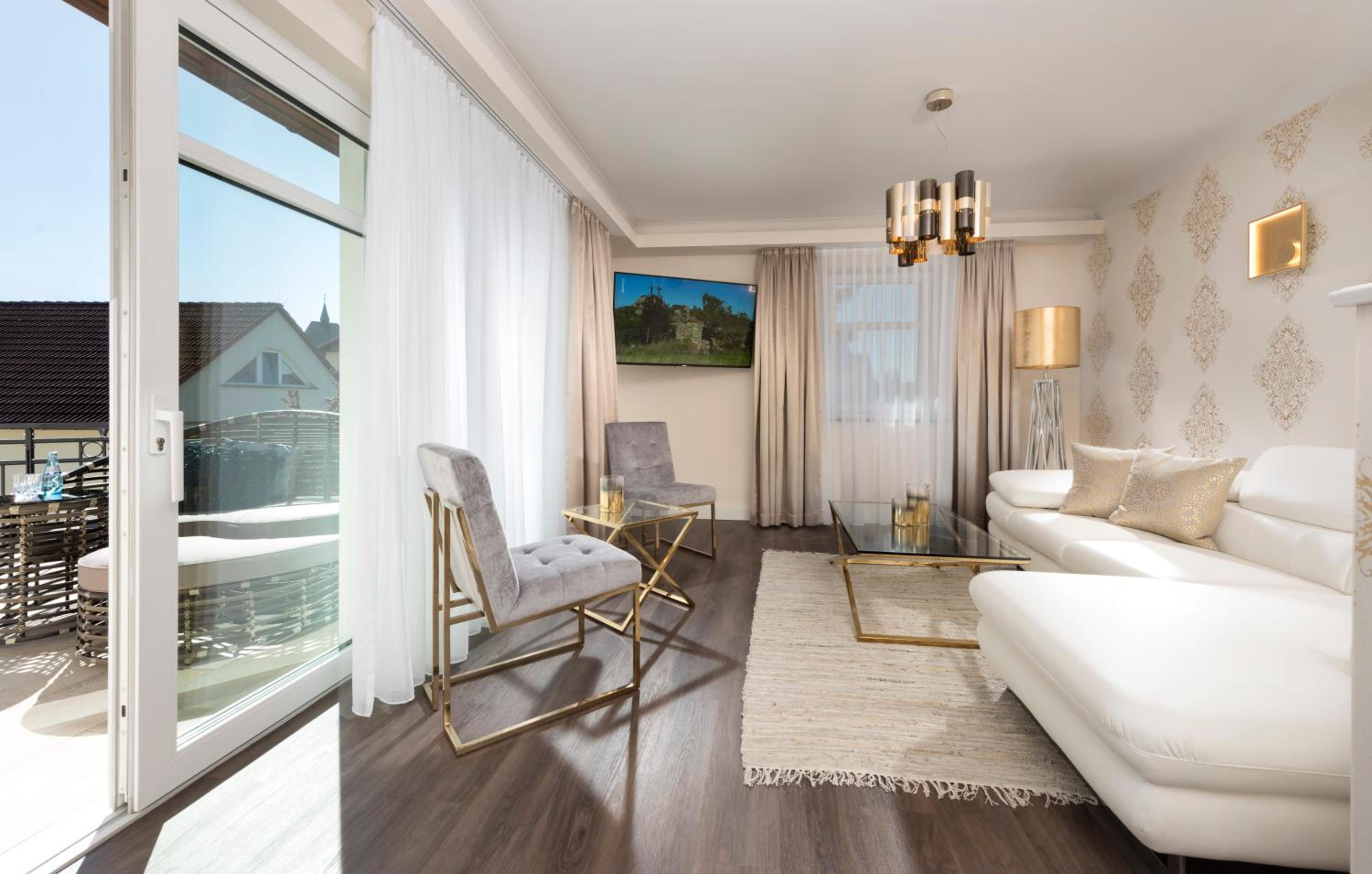 Junior Suite with Balcony photo 3