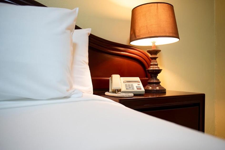 Executive Queen Room with Two Queen Beds photo 3