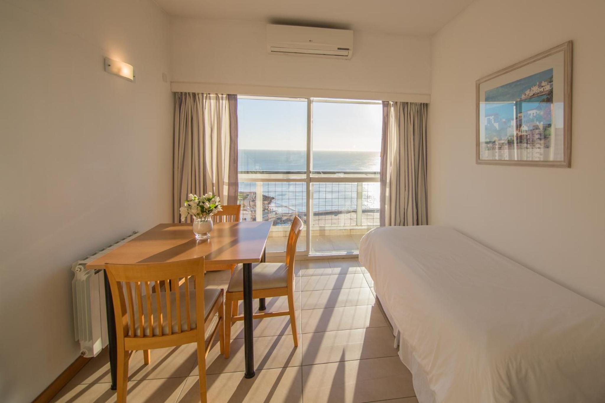 Apartment with Lateral Sea View photo 3