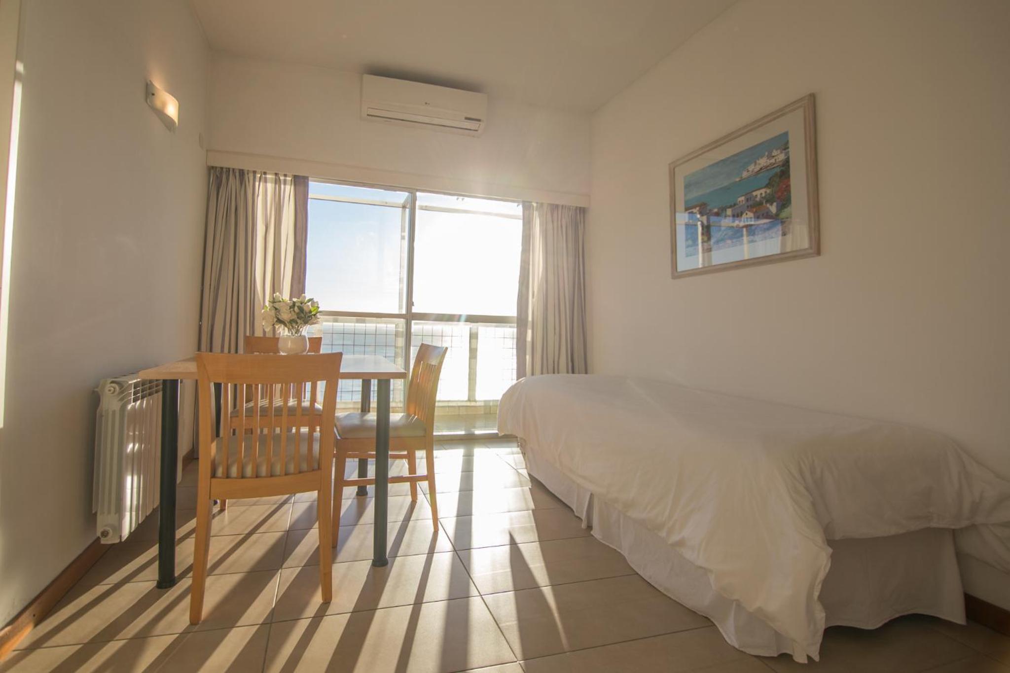 Apartment with Lateral Sea View photo 2