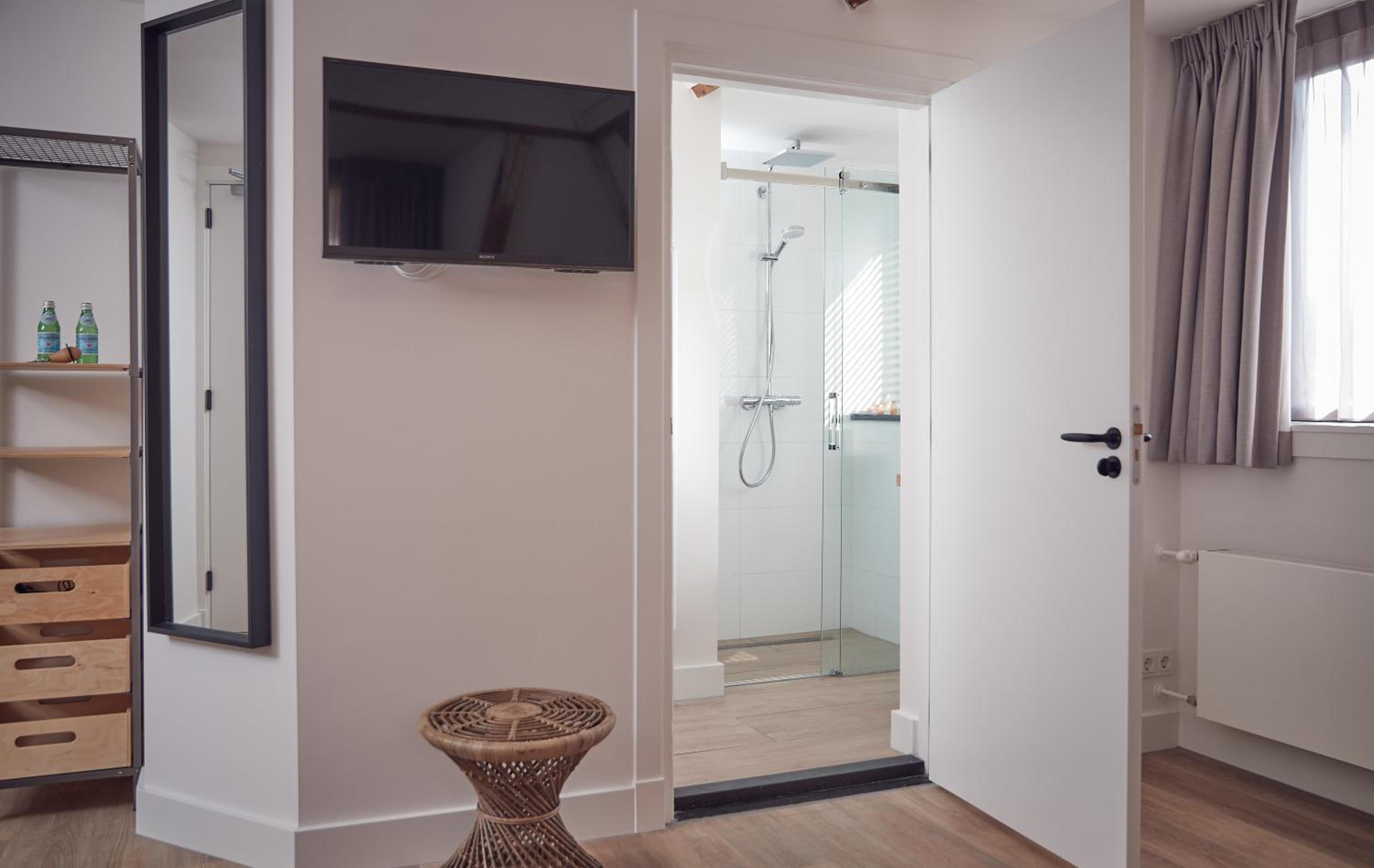 Double or Twin Room - Photo 3