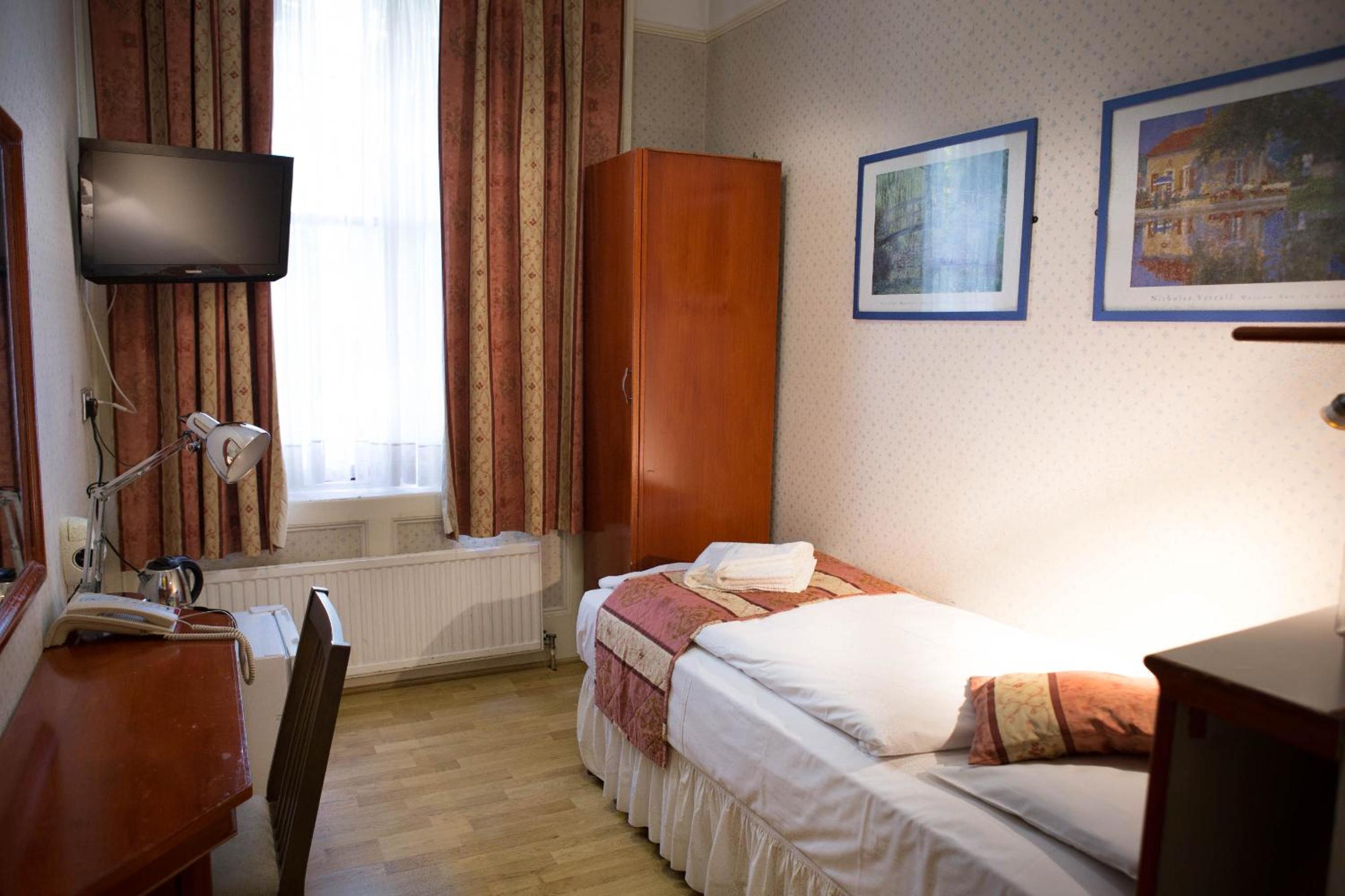 Single Room photo 3