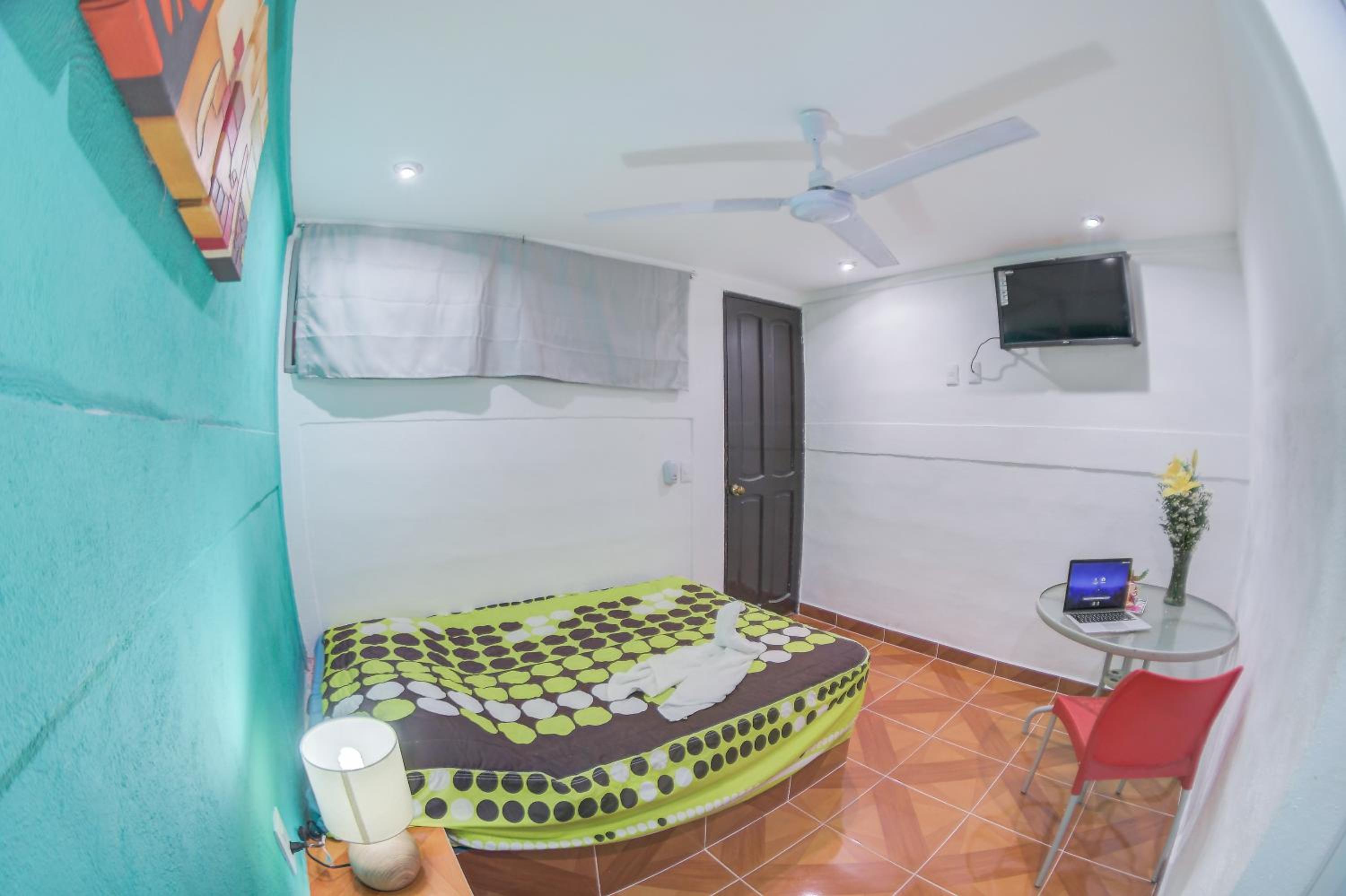 Deluxe Room (2 Adults + 1 Child) - Photo 3