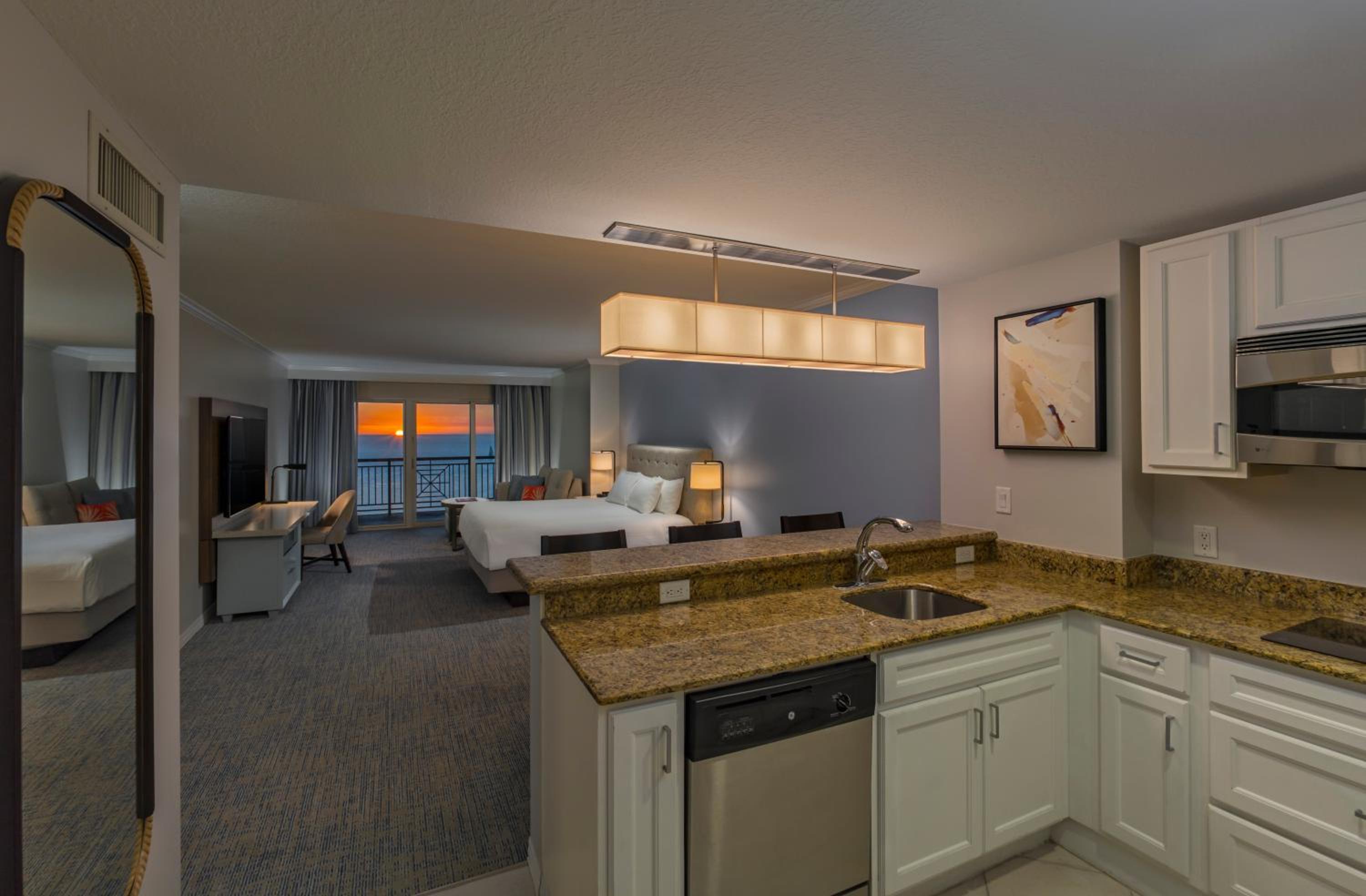 Premier King Room with Ocean View and Kitchenette - Photo 1